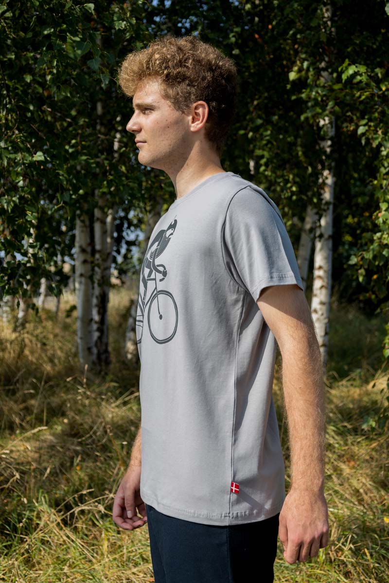 Herre t-shirt med cyklende viking