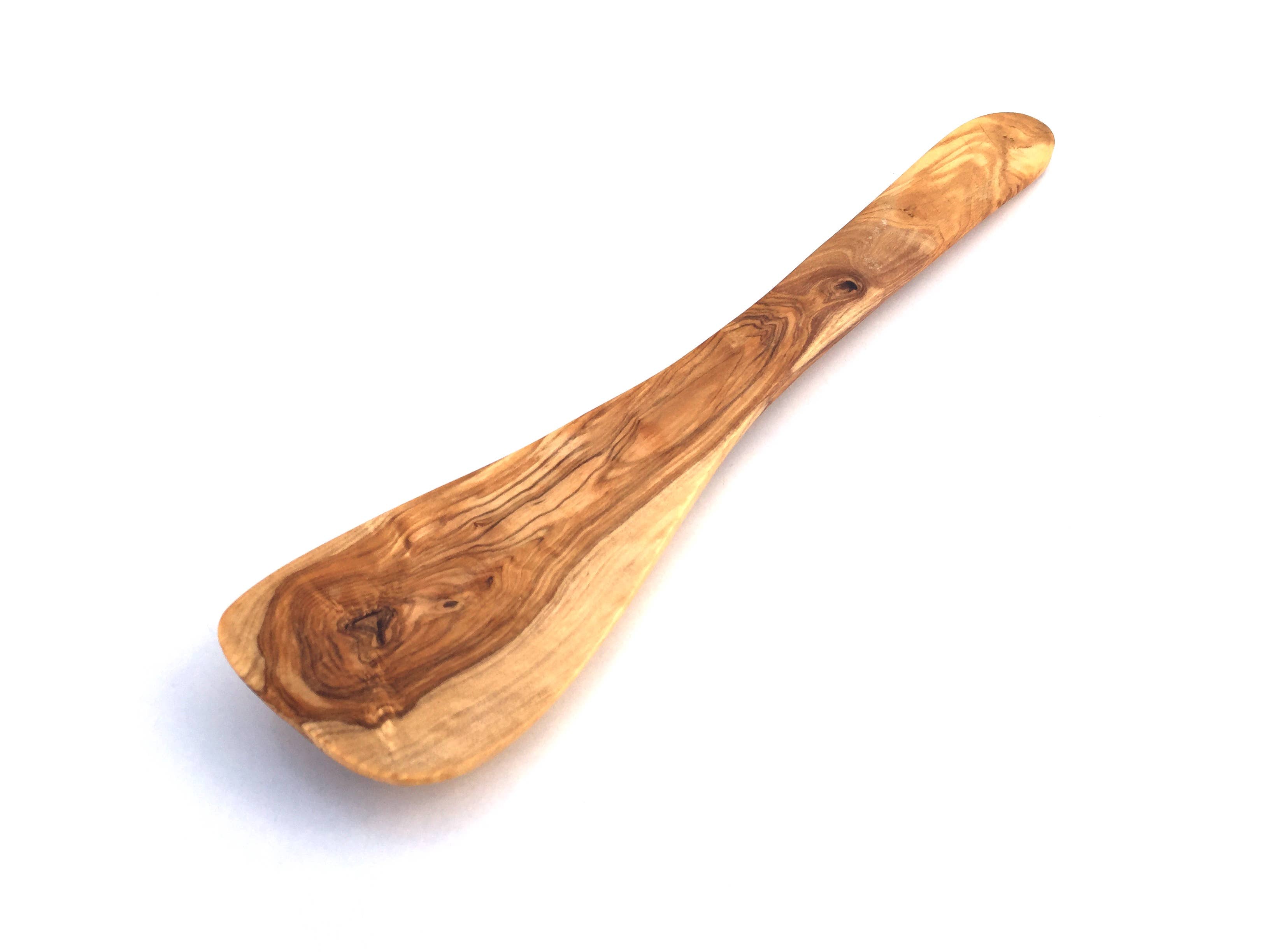 Smuk håndlavet spatel i oliventræ til madlavningen