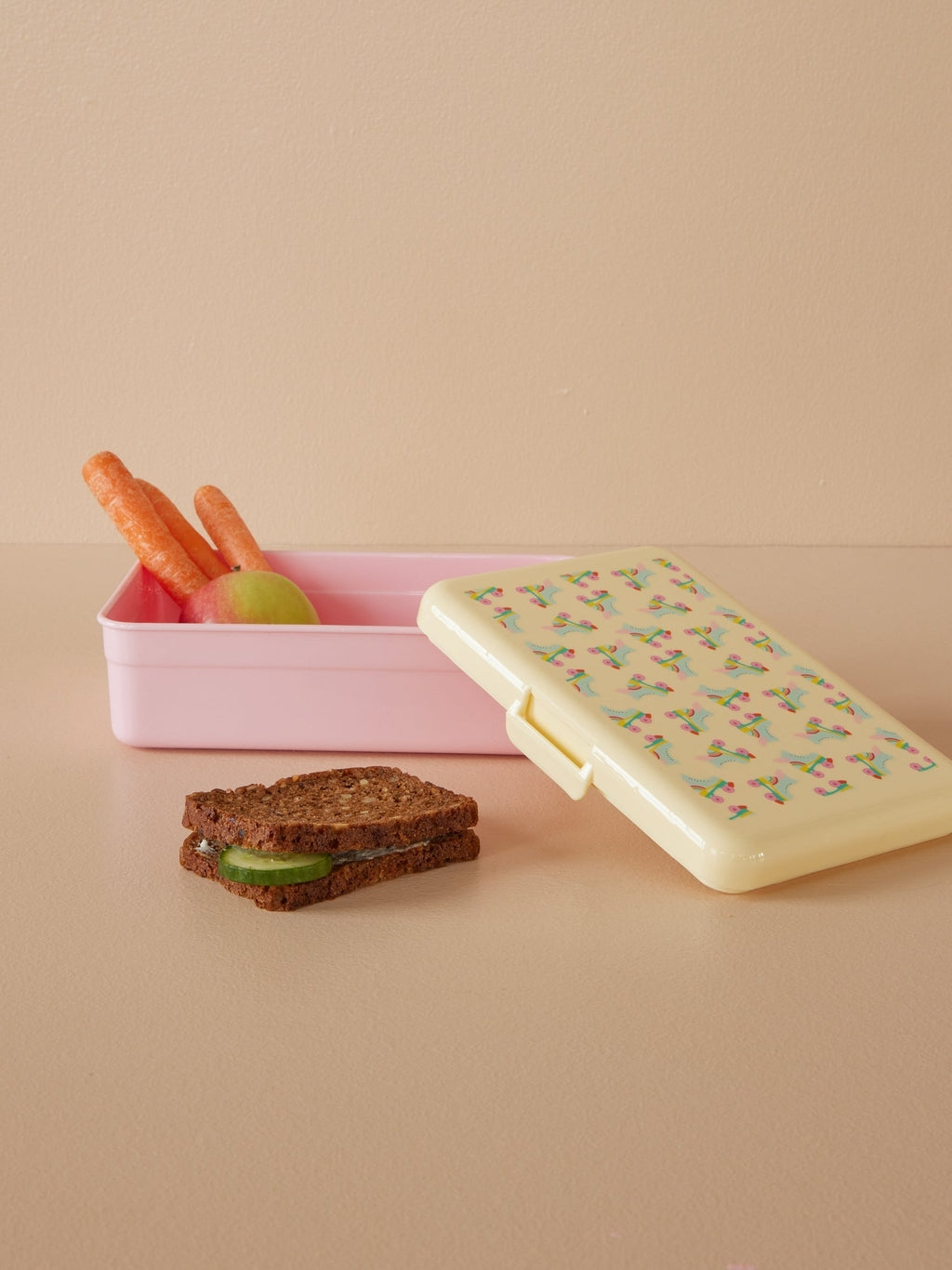 Rice Stor Madkasse Pink Roller Skate Print