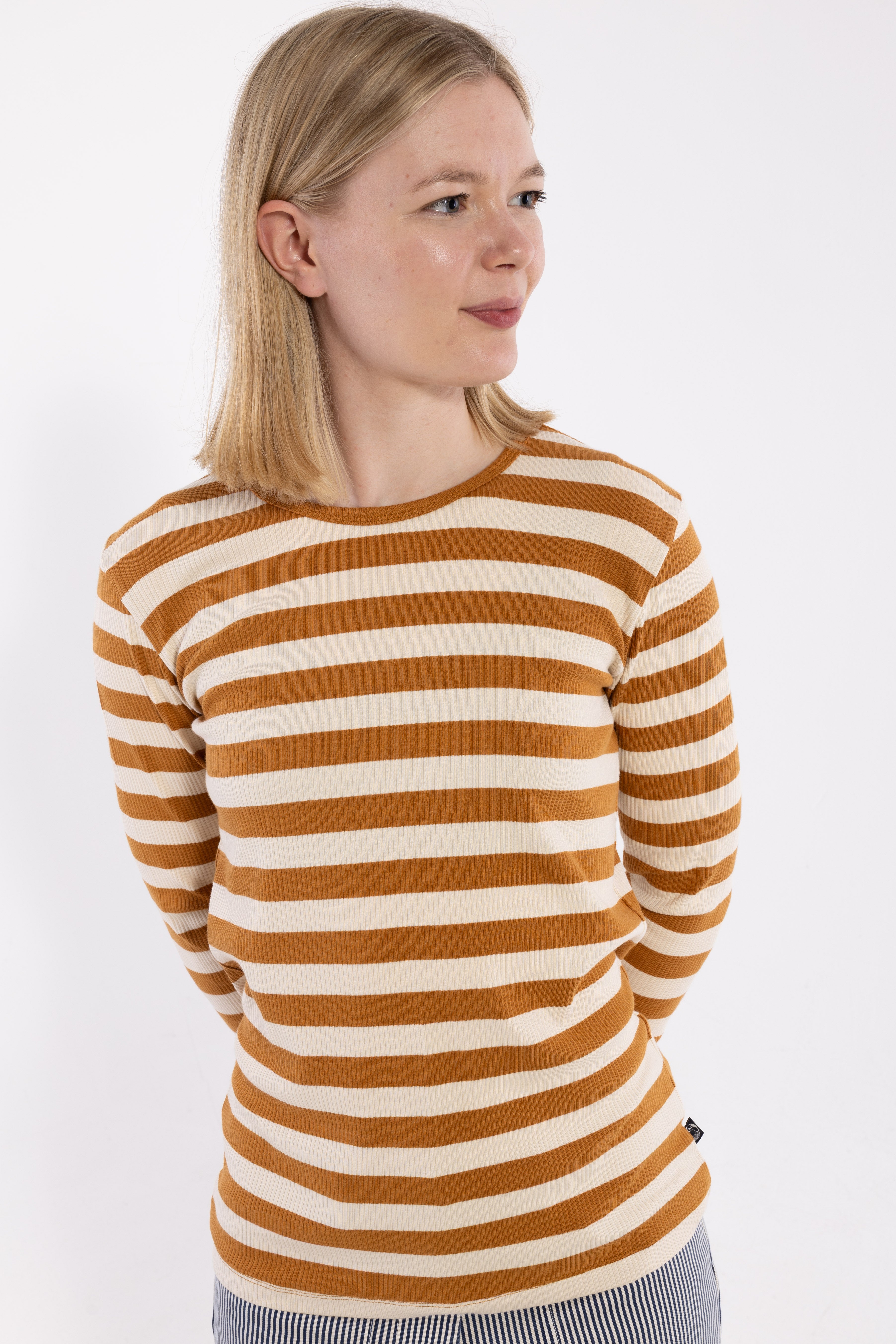 ESS - Danepartner LS Golden Honey/Chalk