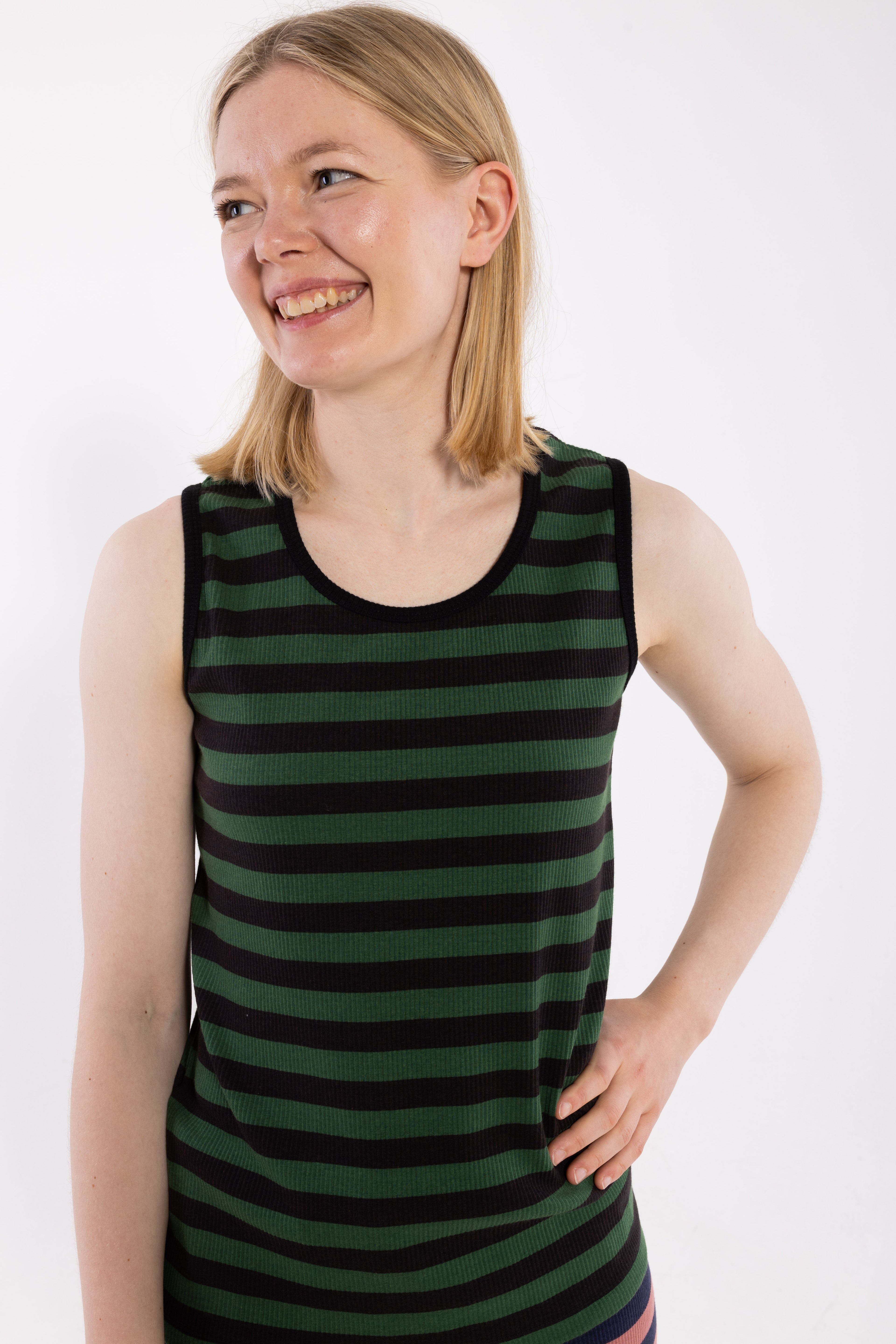 ESS - Danallinge Top Black/Dk Pine