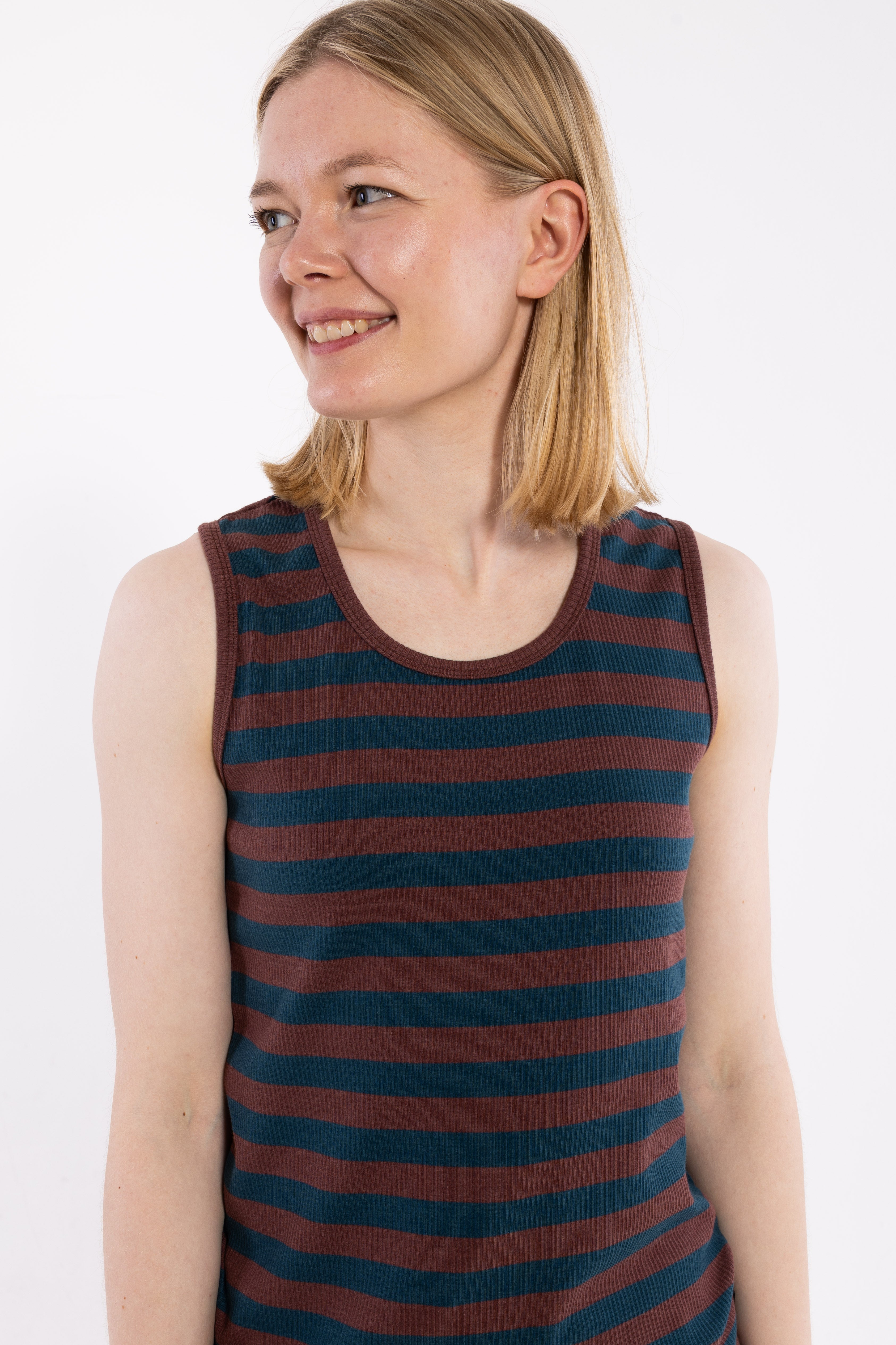 ESS - Danallinge Top Dk Merlot/Dk Slate