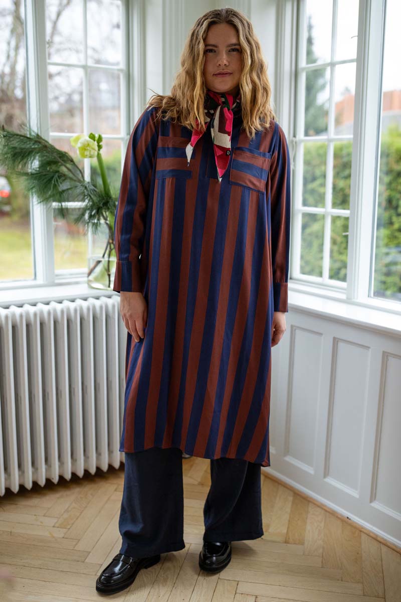 Danefolk Sateen Twill Dress Dk Navy/Dk Merlot