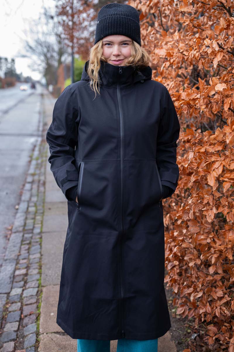 The Danedogwalker Raincoat Black - Main Image