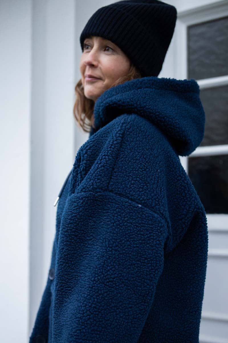 Fuzzy navyblå fleecejakke til kvinder