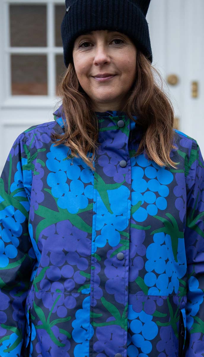 Mønstret regnfrakke