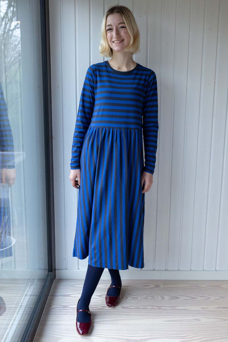 Smuk Kjole til kvinder med striber.