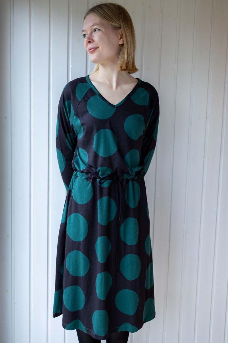 Kjole med prikker til dame