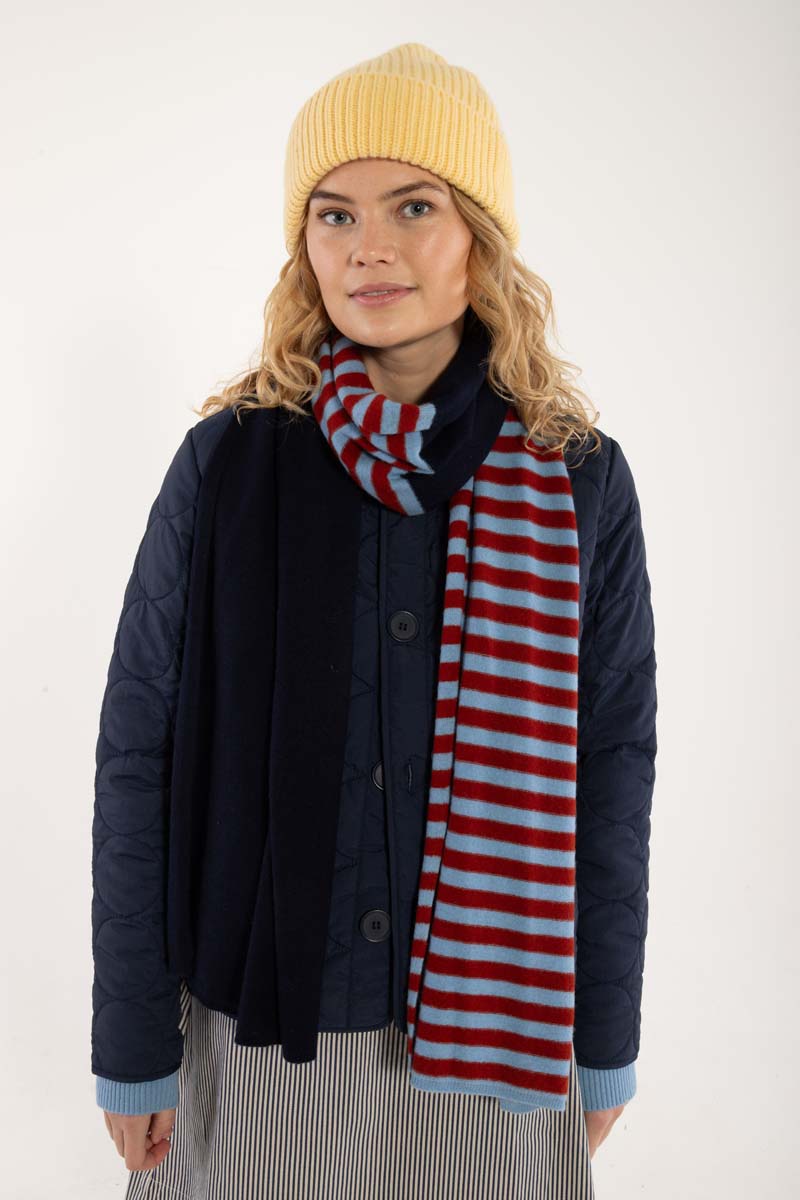 Danebundle-up Scarf Dk Brick/Lt Blue Grey