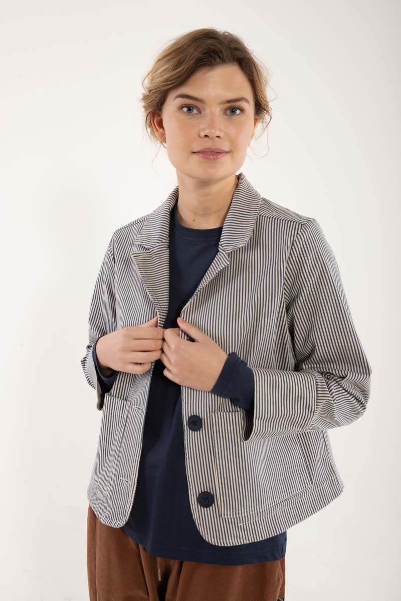 Fin canvasblazer med navyblå og hvide striber til kvinder