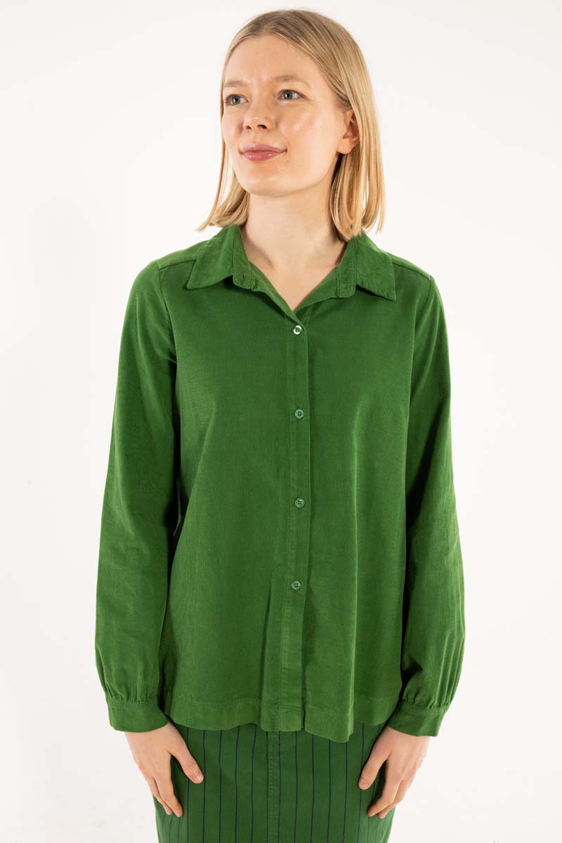 Klassisk fløjlsskjorte til damer.