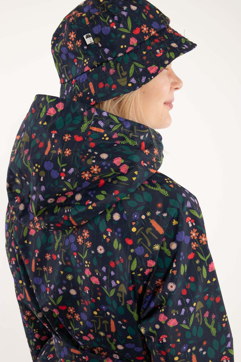 Vandtæt regnfrakke med blomstret mønster til kvinder