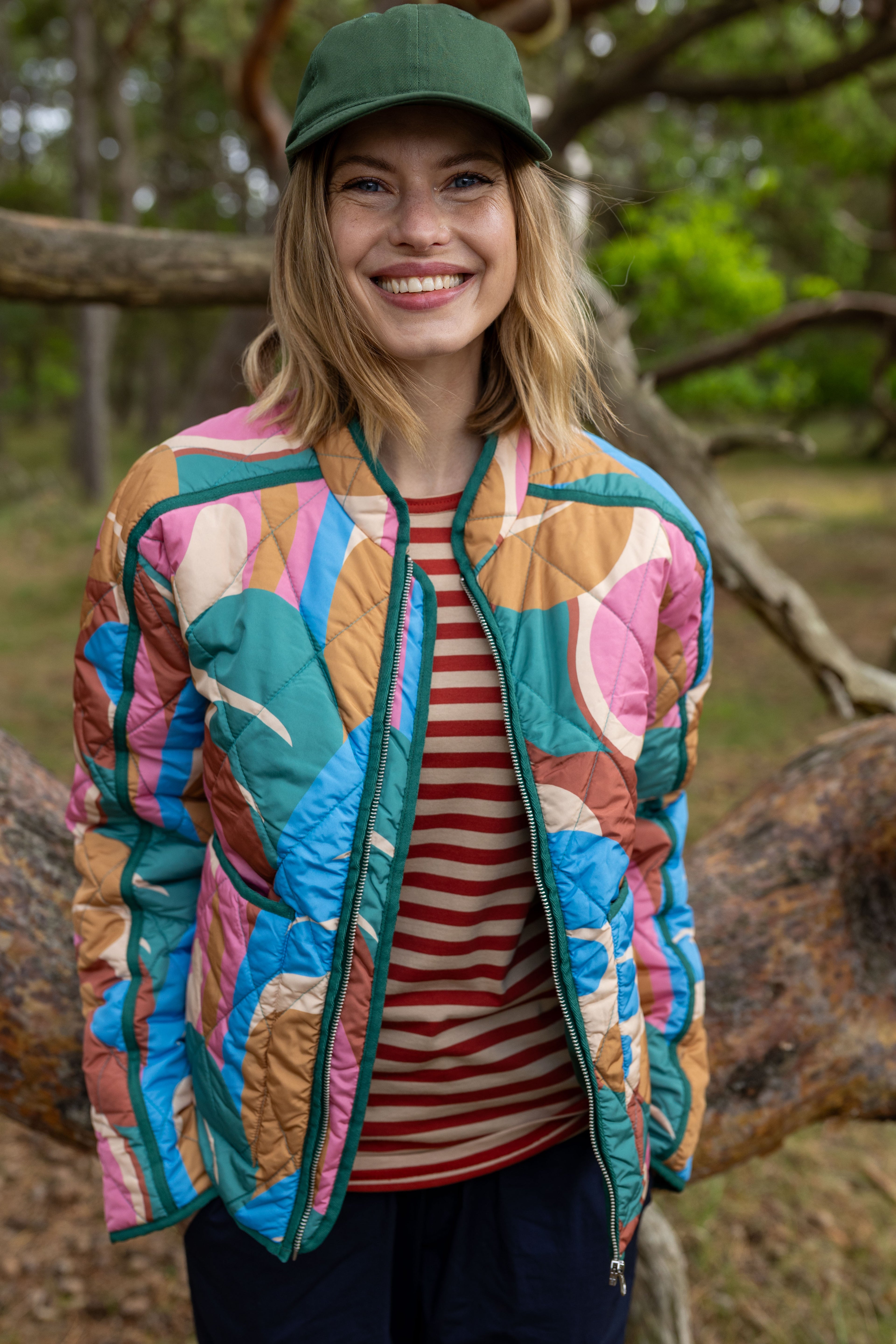 Farverig quiltet termojakke til kvinder