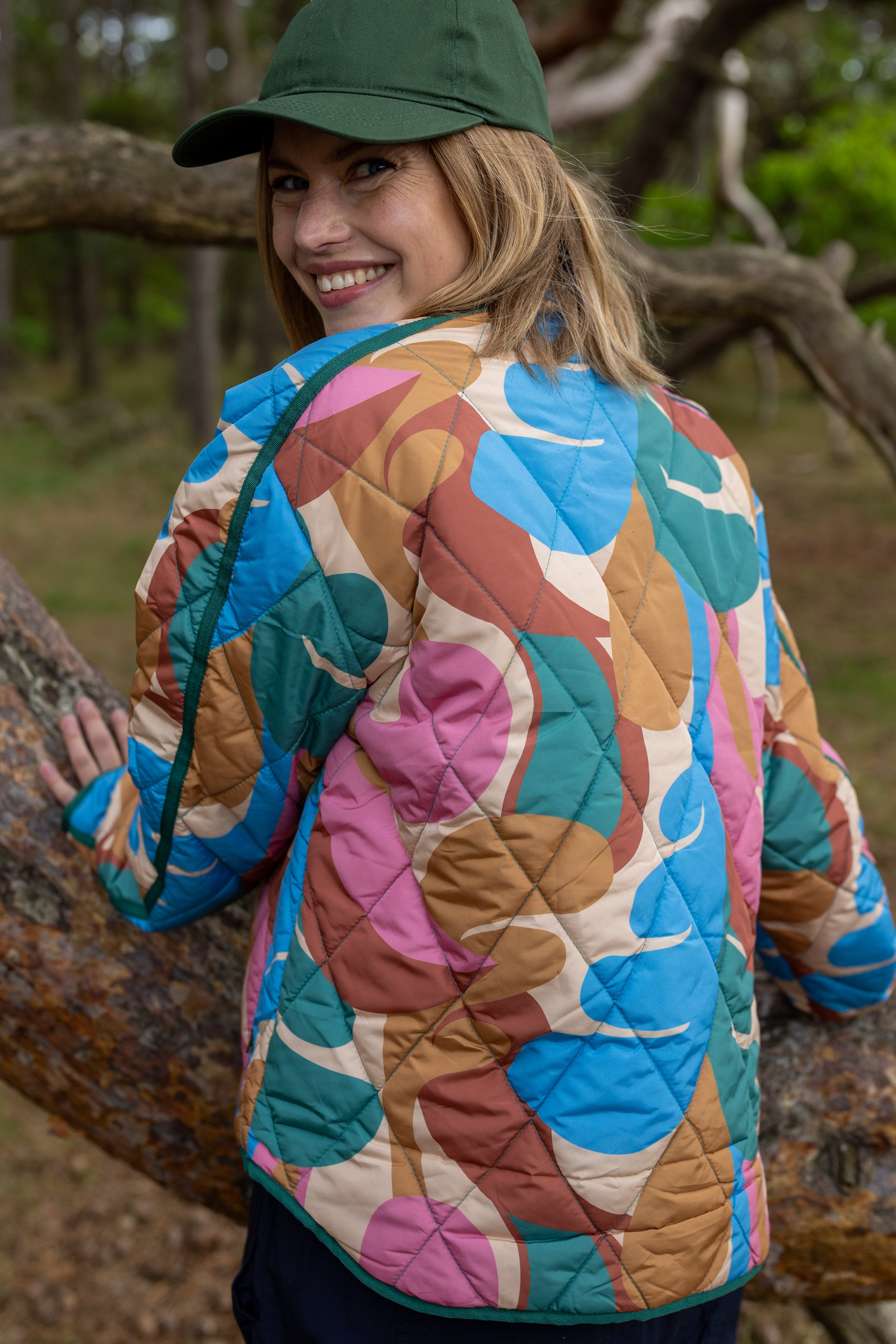 Farverig quiltet termojakke til kvinder