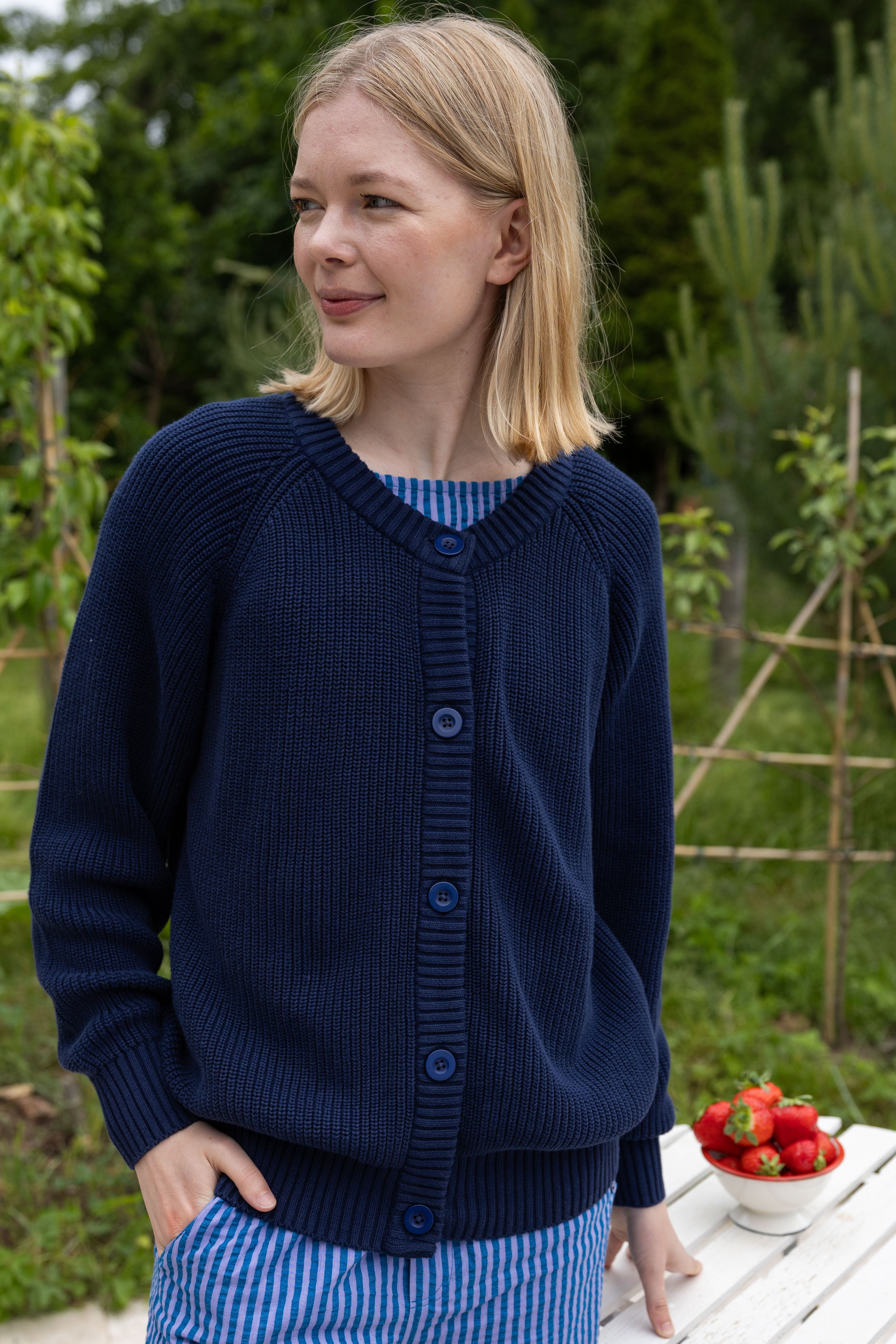 Lovely chunky cardigan in navy blue. See the large selection at
