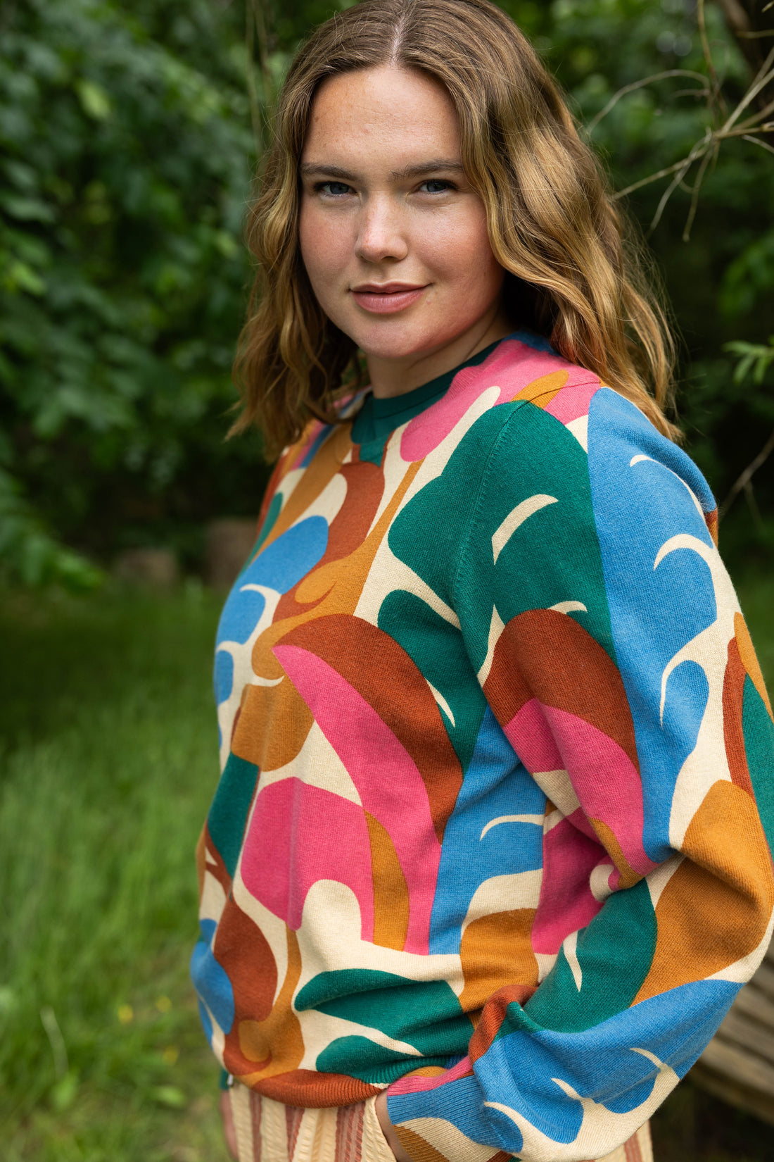 Lækker sweater i flot farverigt mønster til kvinder fra Danefæ