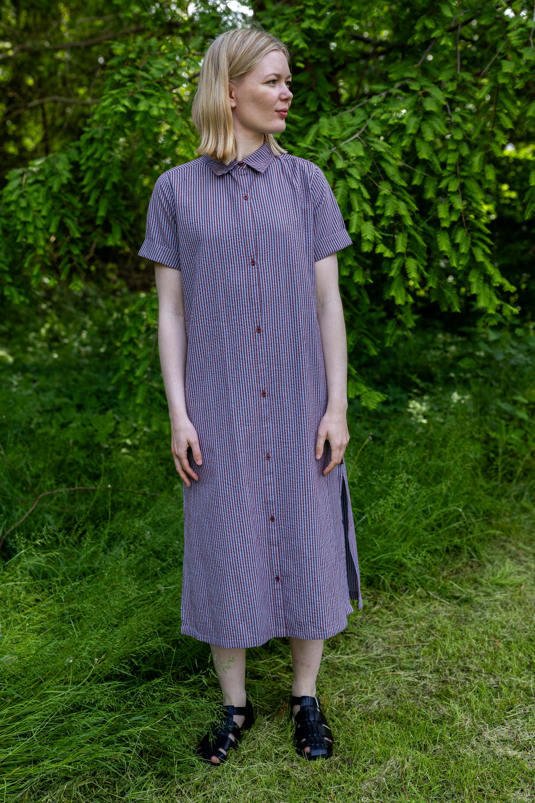 Sød bæk og bølge skjortekjole med rødbrune og lyseblå striber til kvinder