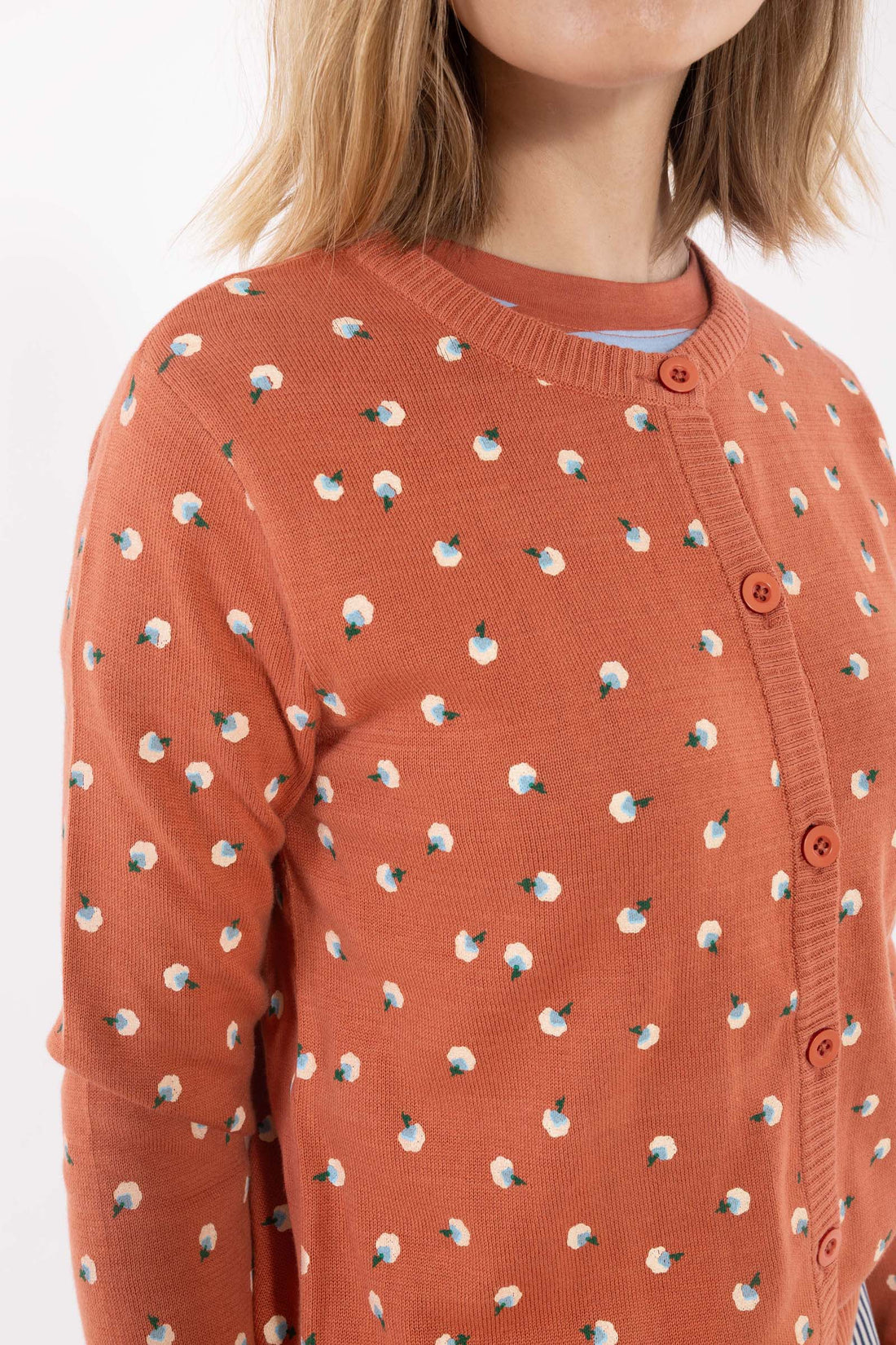 Fin og enkel orangebrun cardigan med blomstermønster til kvinder