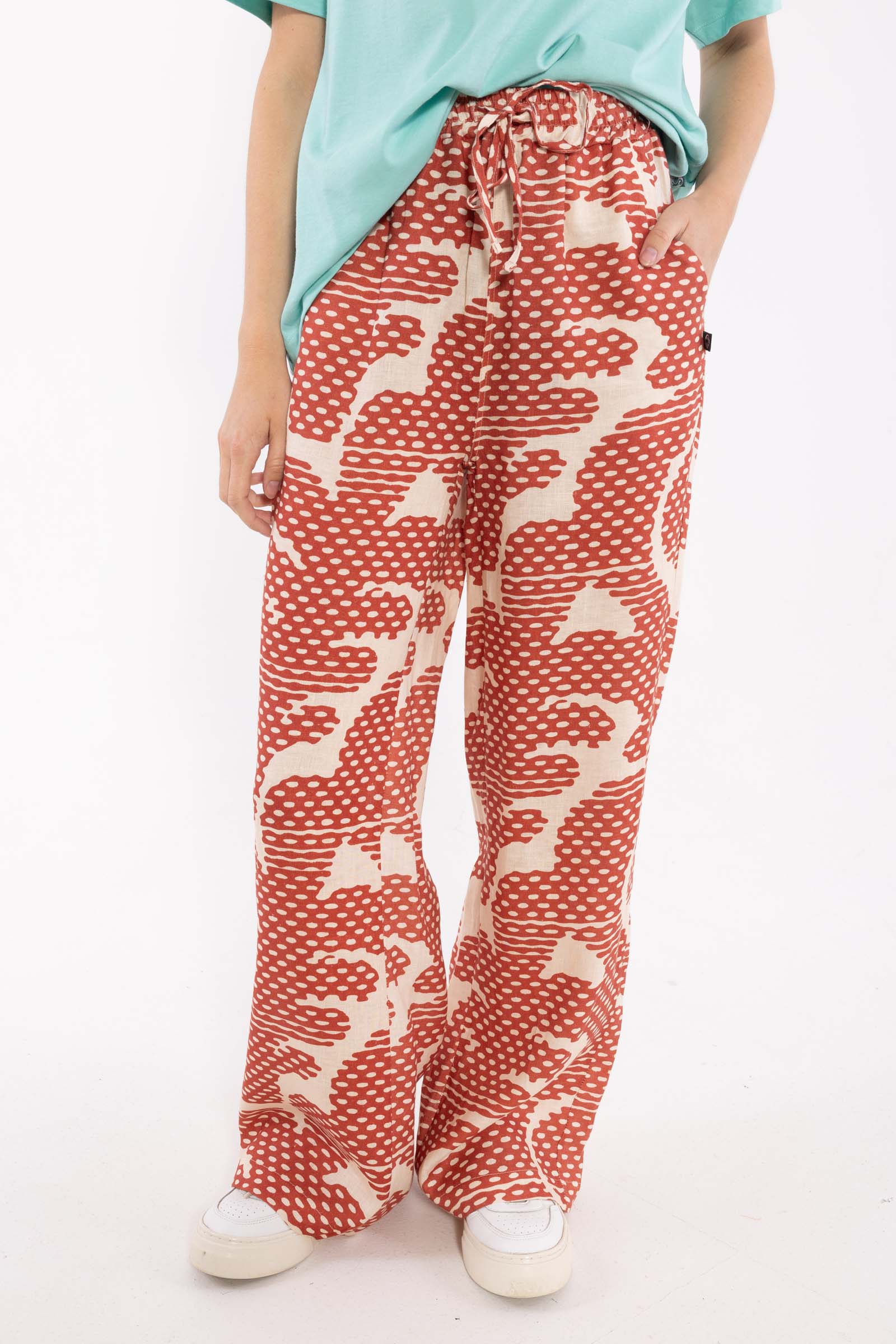 Fine mønstrede bukser i orangebrun og varm sandfarve i lækker hørblanding til kvinder