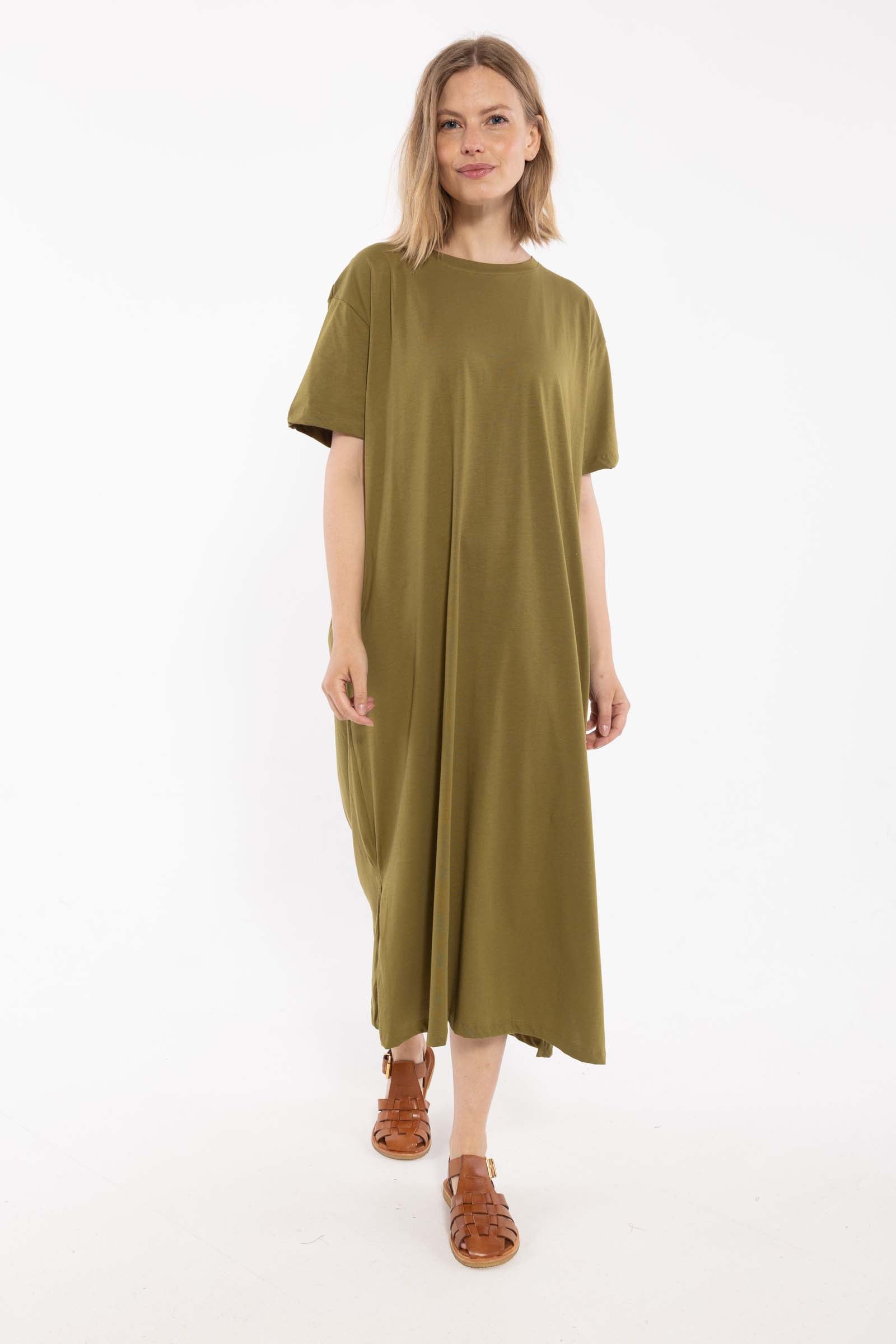 Flot kortærmet bomuldskjole i olivengrøn til kvinder
