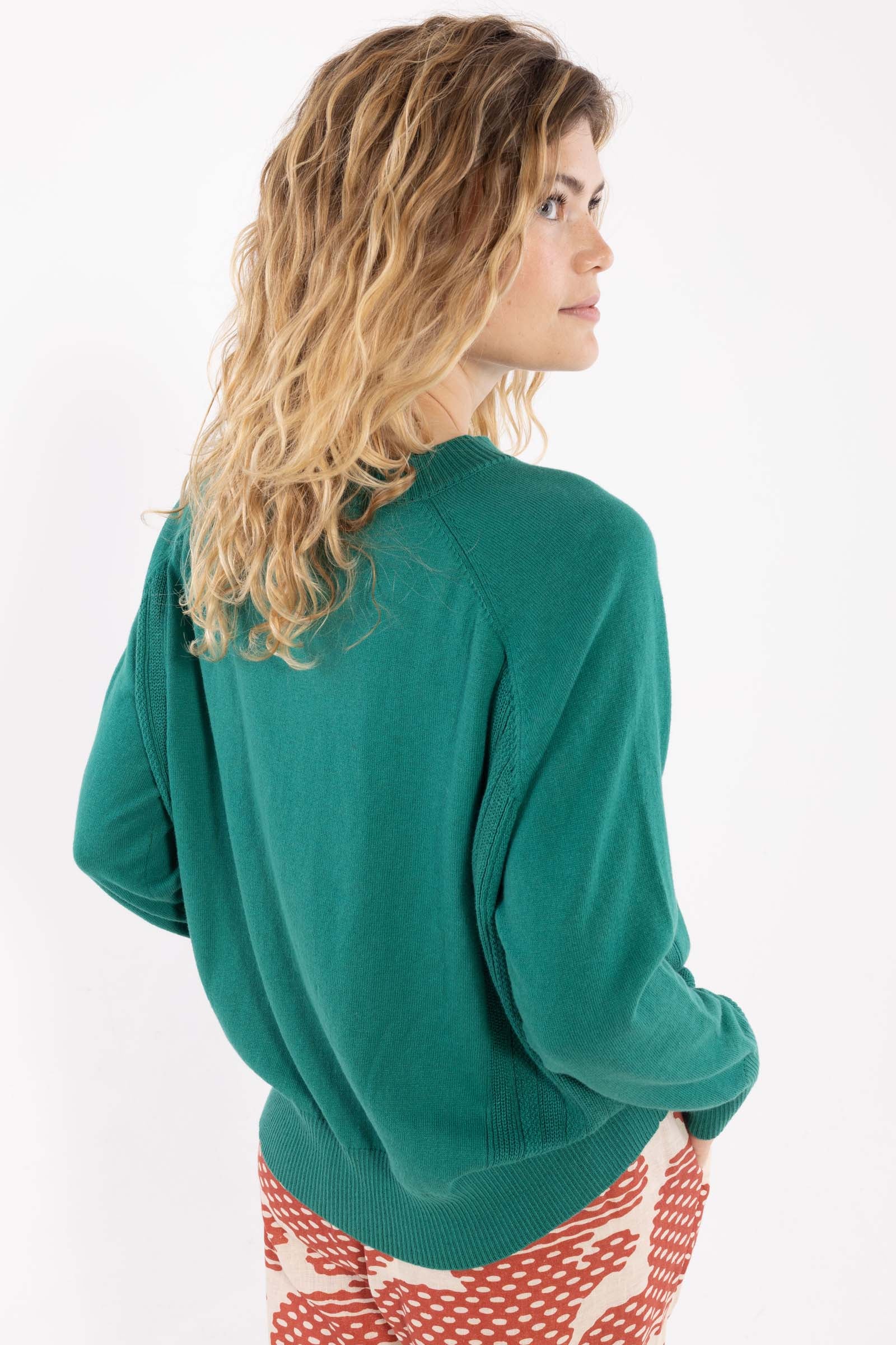 Flot sweater med rund hals i fin grøn nuance til kvinder fra Danefæ