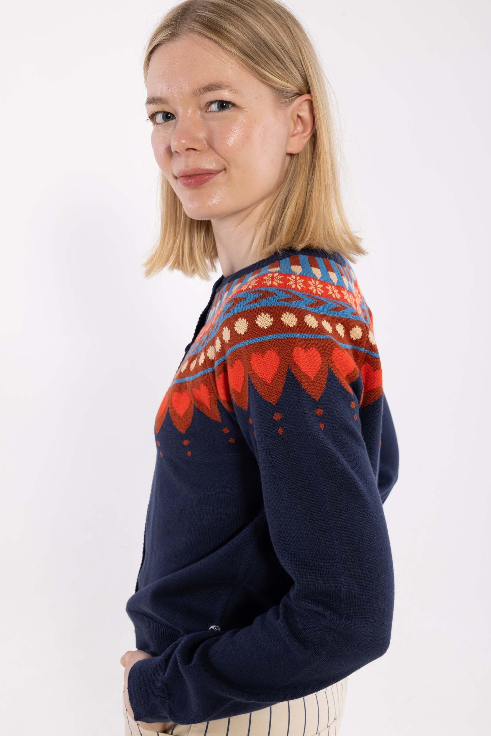 Fin navyblå cardigan med nordisk mønster til kvinder