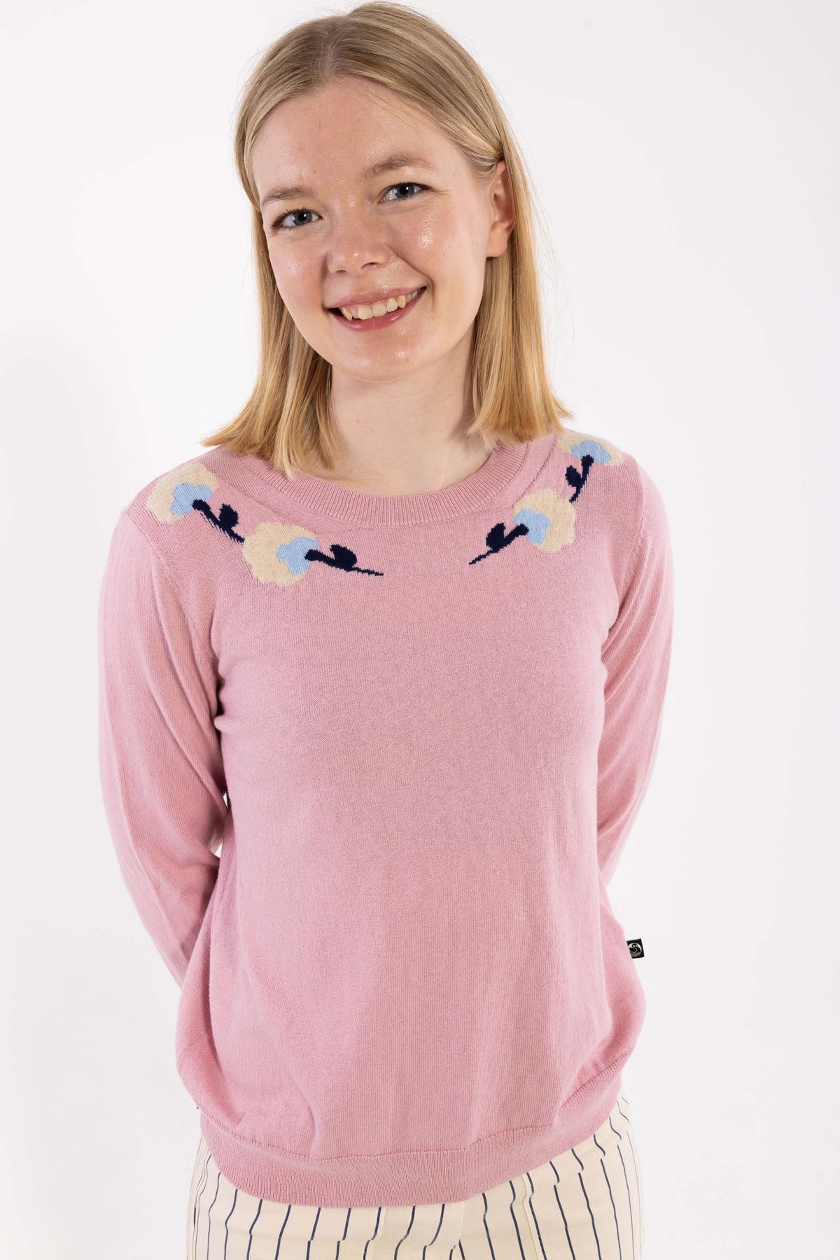 Fin gammelrosa sweater i uldmix og med sødt blomstermønster til kvinder
