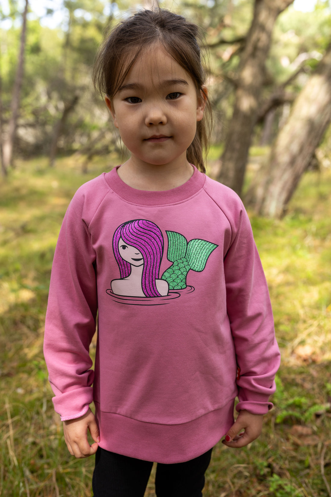 Skøn lyserød sweatshirt til børn med print af havfrue