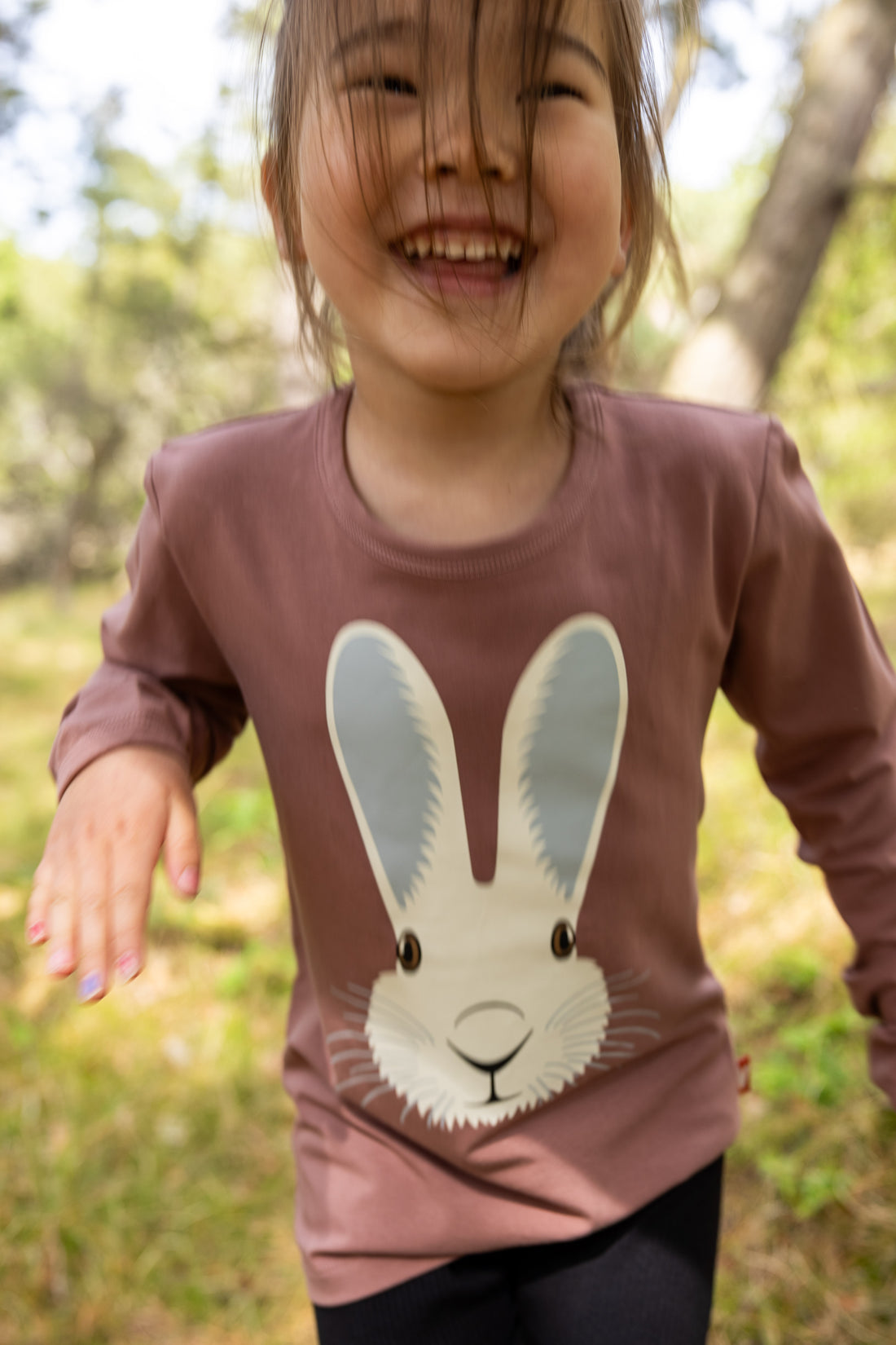 Lækker bluse til børn med print af vildkanin