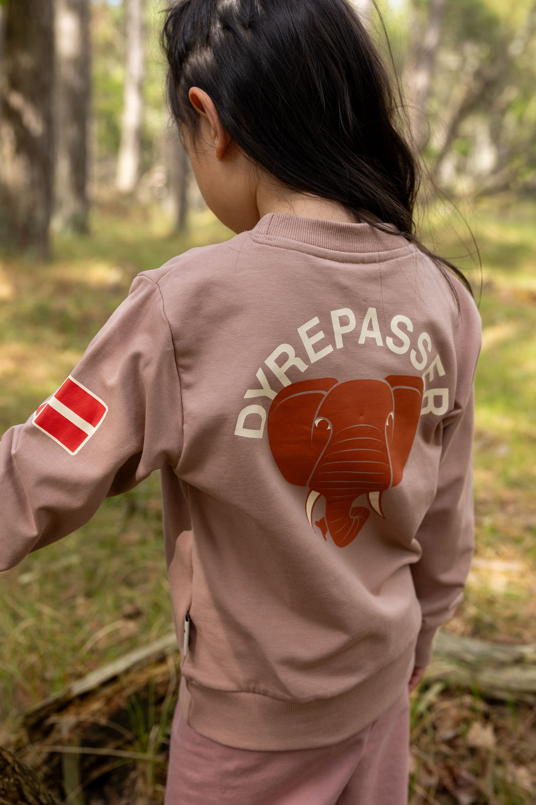 Sød dyrepasser sweater til børn med print af elefant