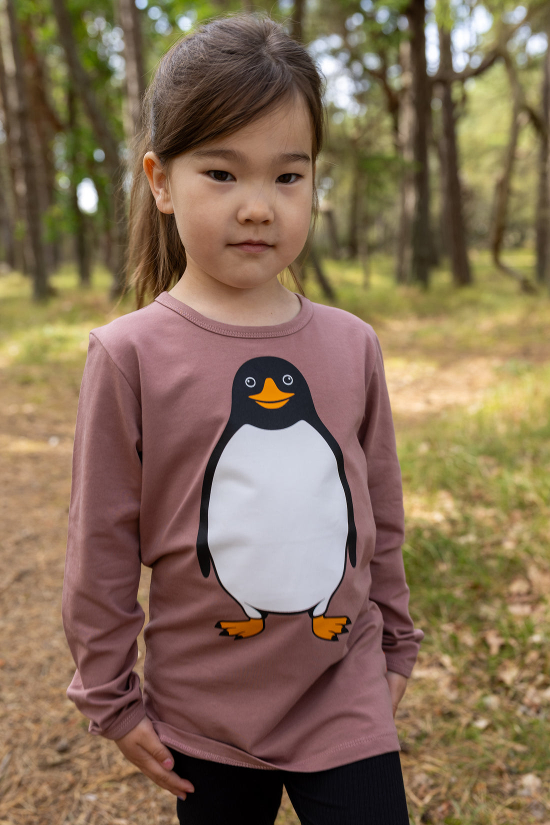 Lækker bluse til børn med print af pingvin