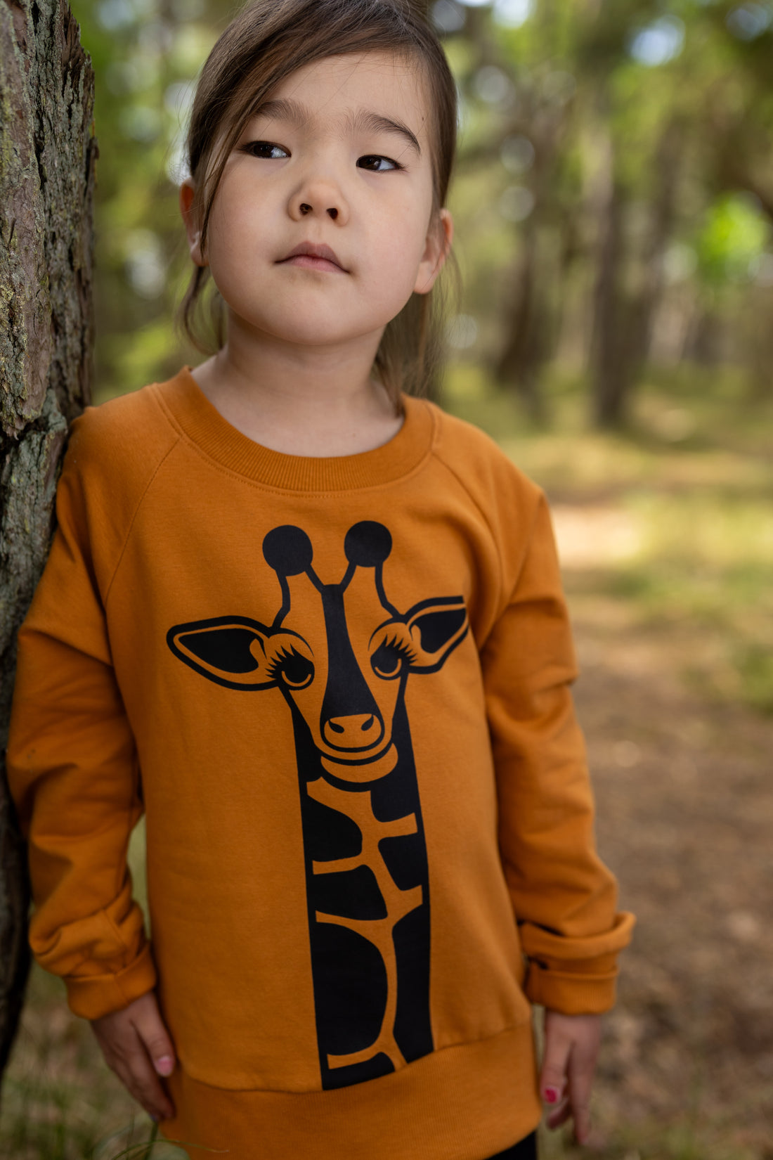 Sød sweatshirt til børn med print af giraf