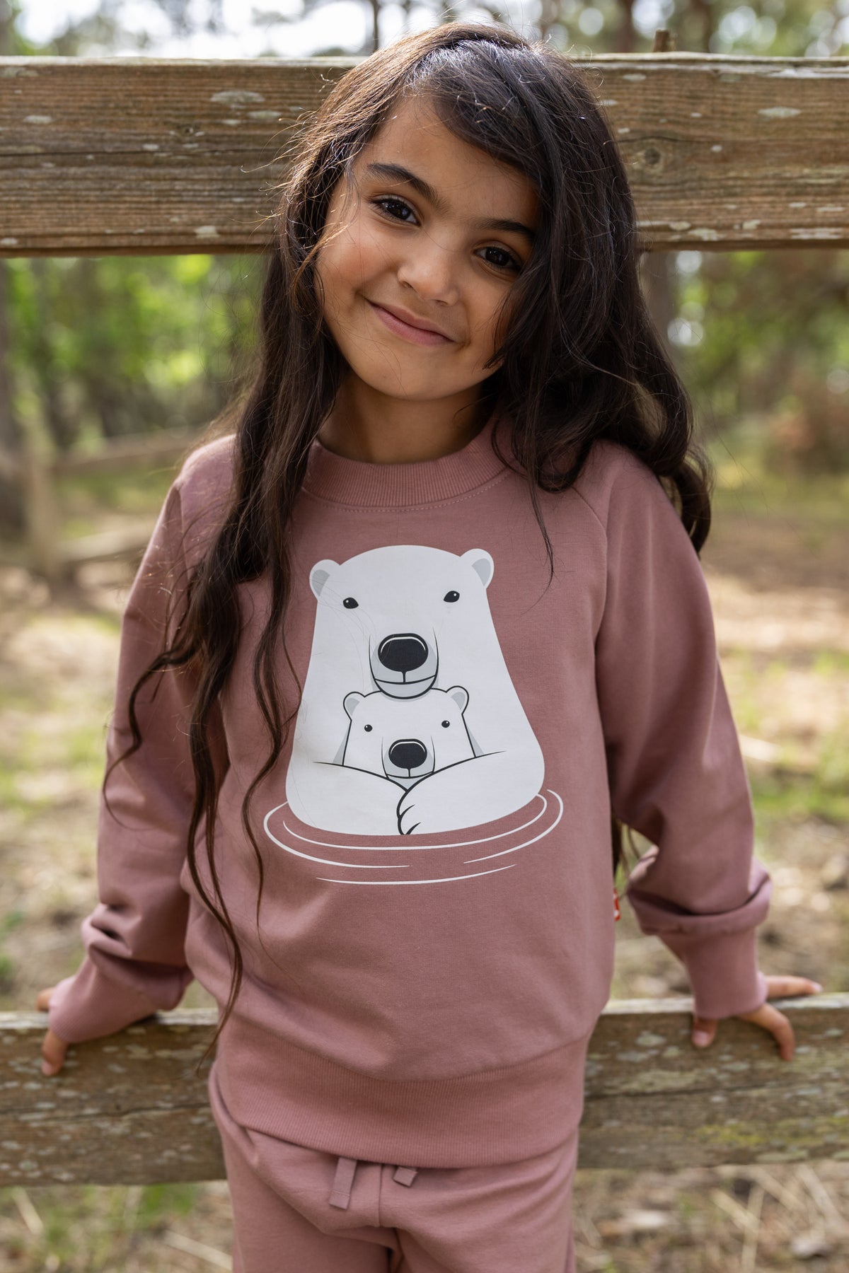 Skøn sweatshirt til børn med sødt print af isbjørnemor og unge