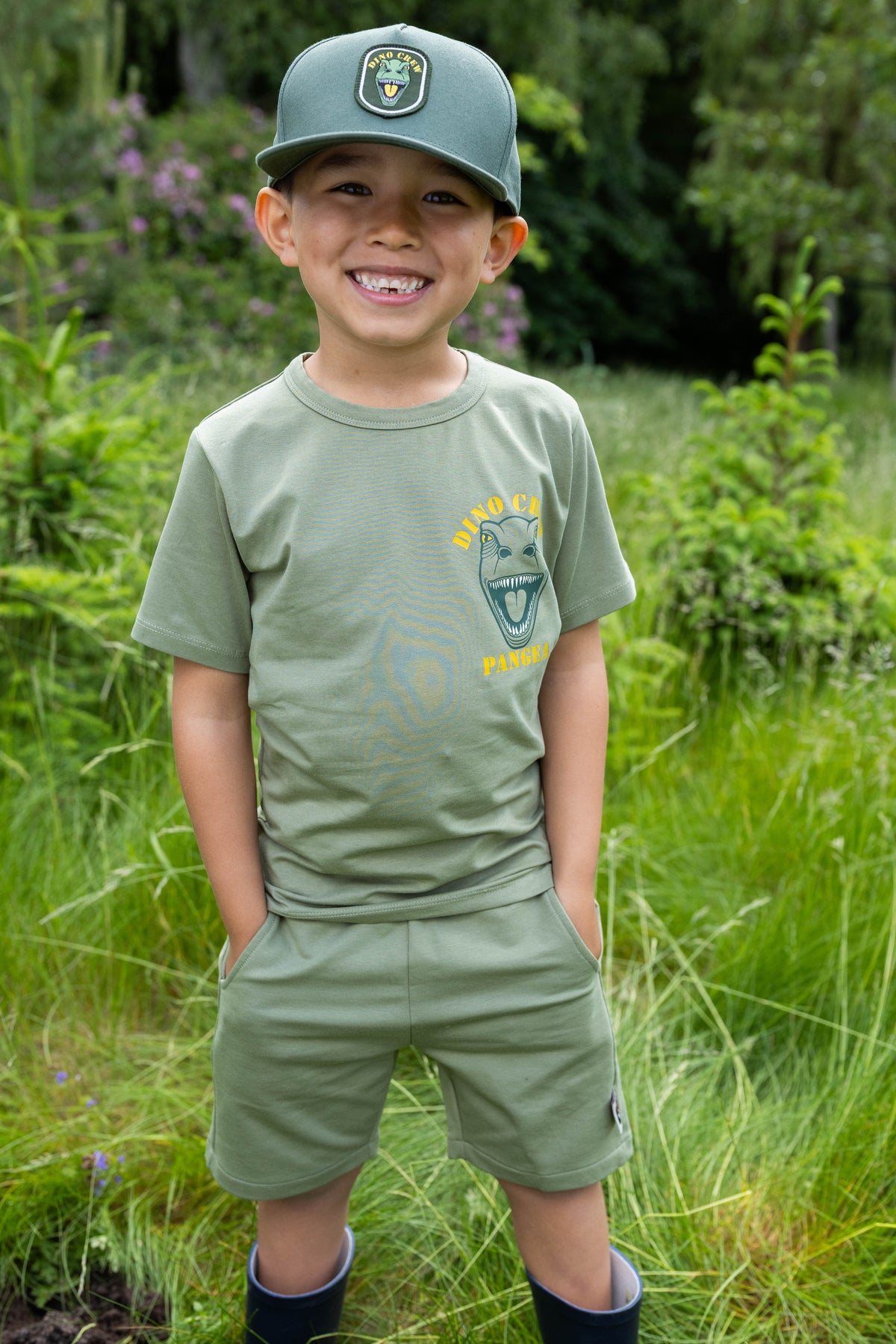 Lækker kortærmet t-shirt til børn med print af t-rex dinosaur