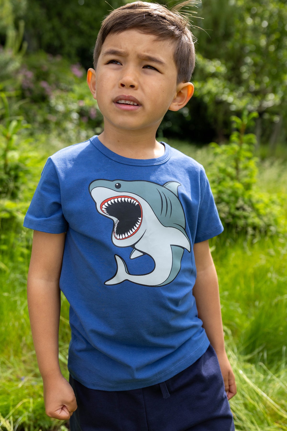 Sej t-shirt til børn med print af hvidhaj