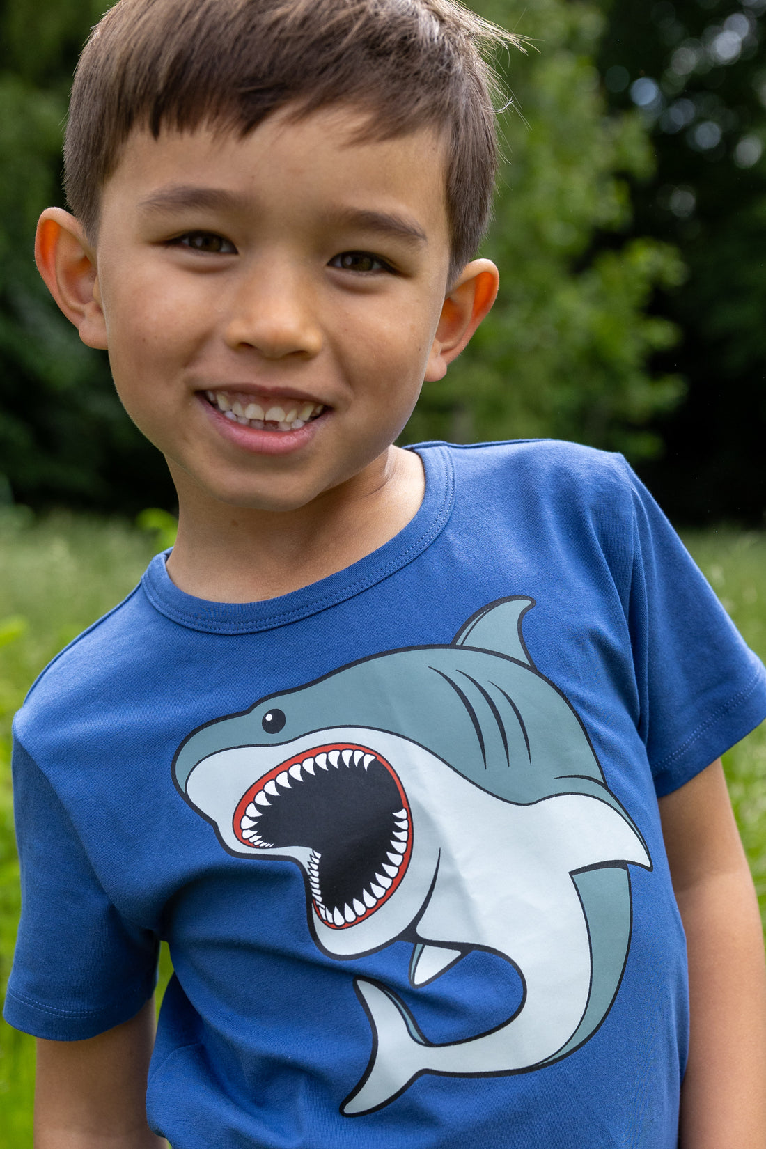 Sej t-shirt til børn med print af hvidhaj