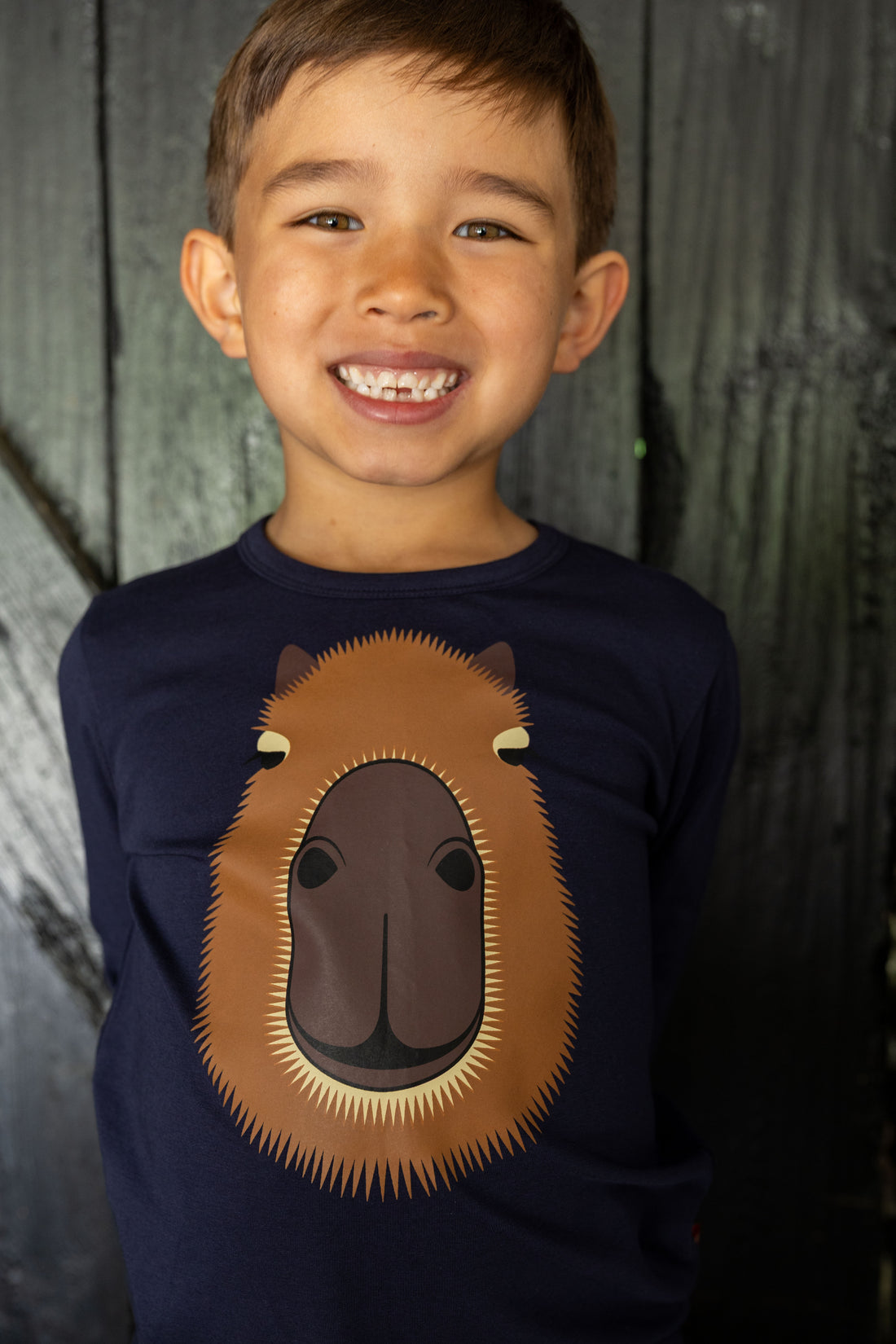 Lækker bluse til børn med print af kapivar