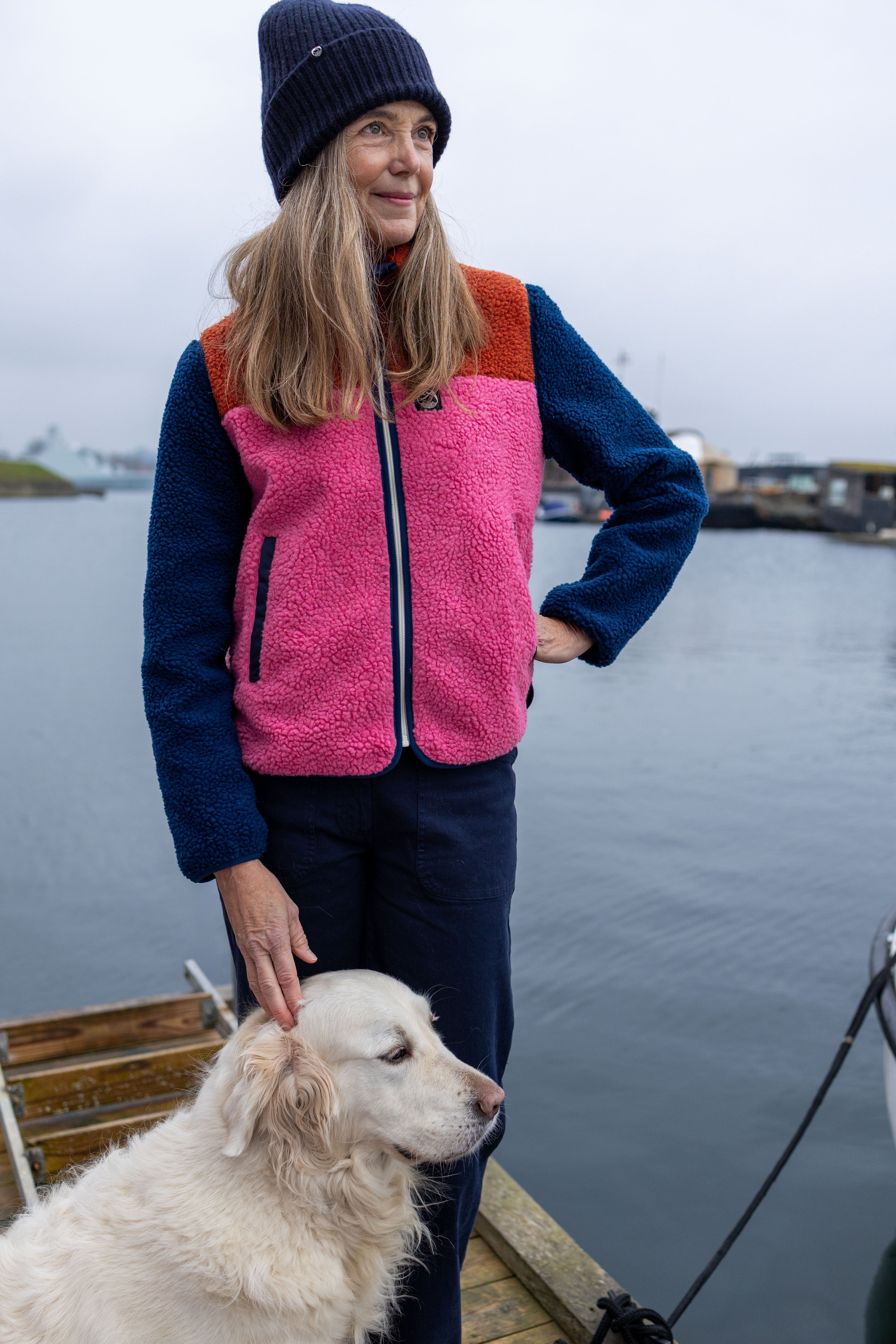 Lækker zip-up fleecejakke i blå, røde og lyserøde nuancer til kvinder