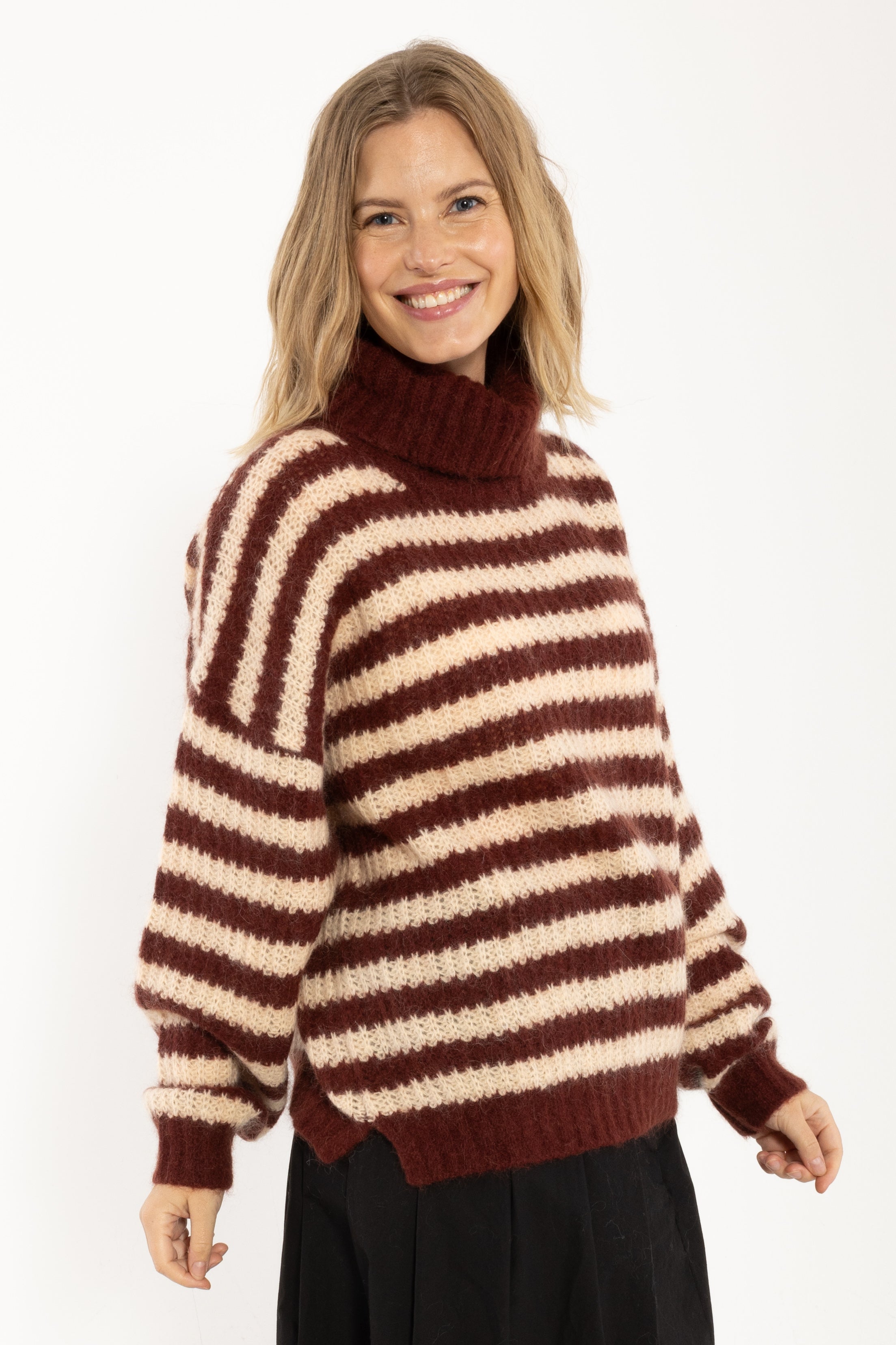Danecaring Mohair Rollneck Sweater Nougat/Dark Wine