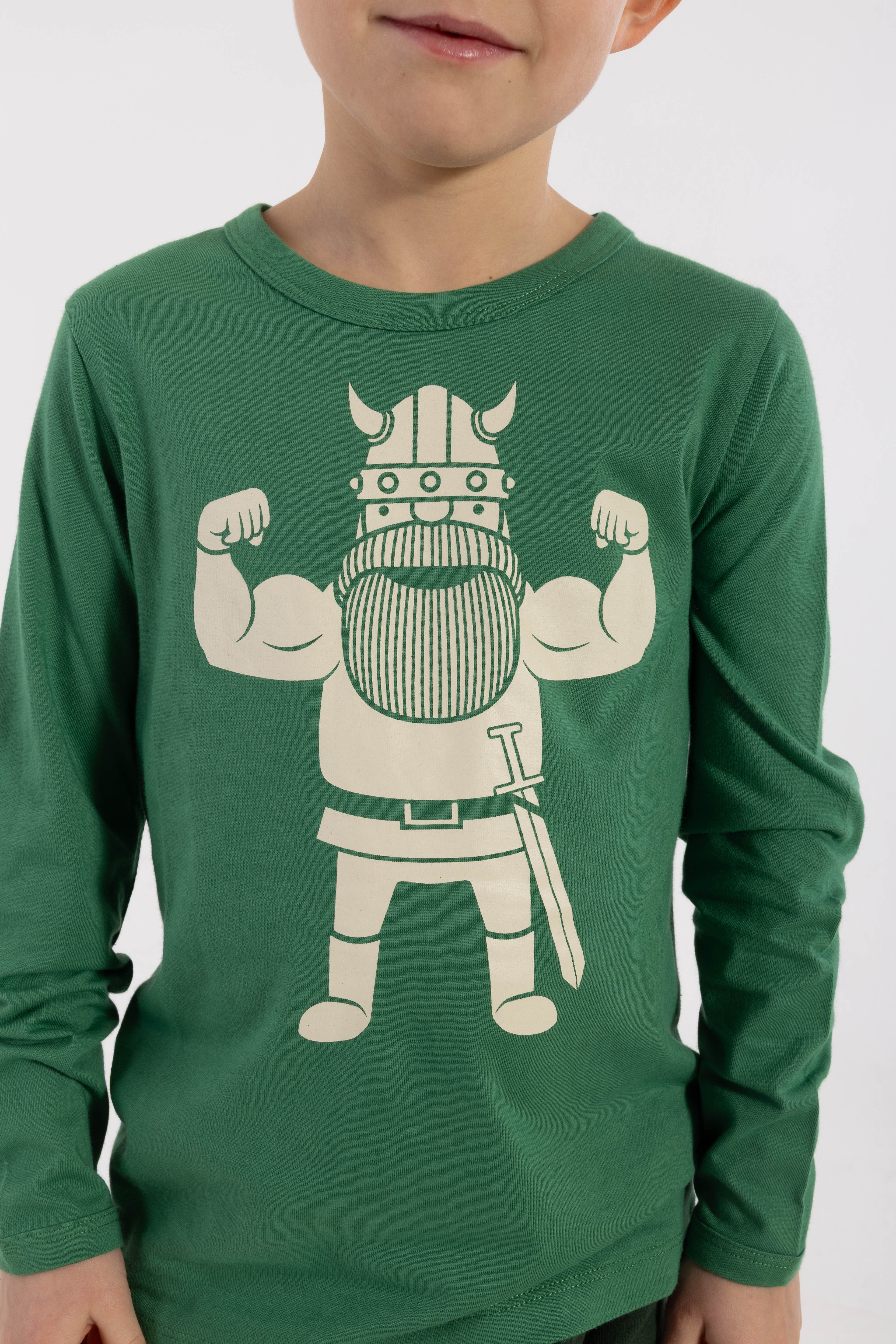 Langærmet grøn bluse til børn i bomuld med print af stærk viking