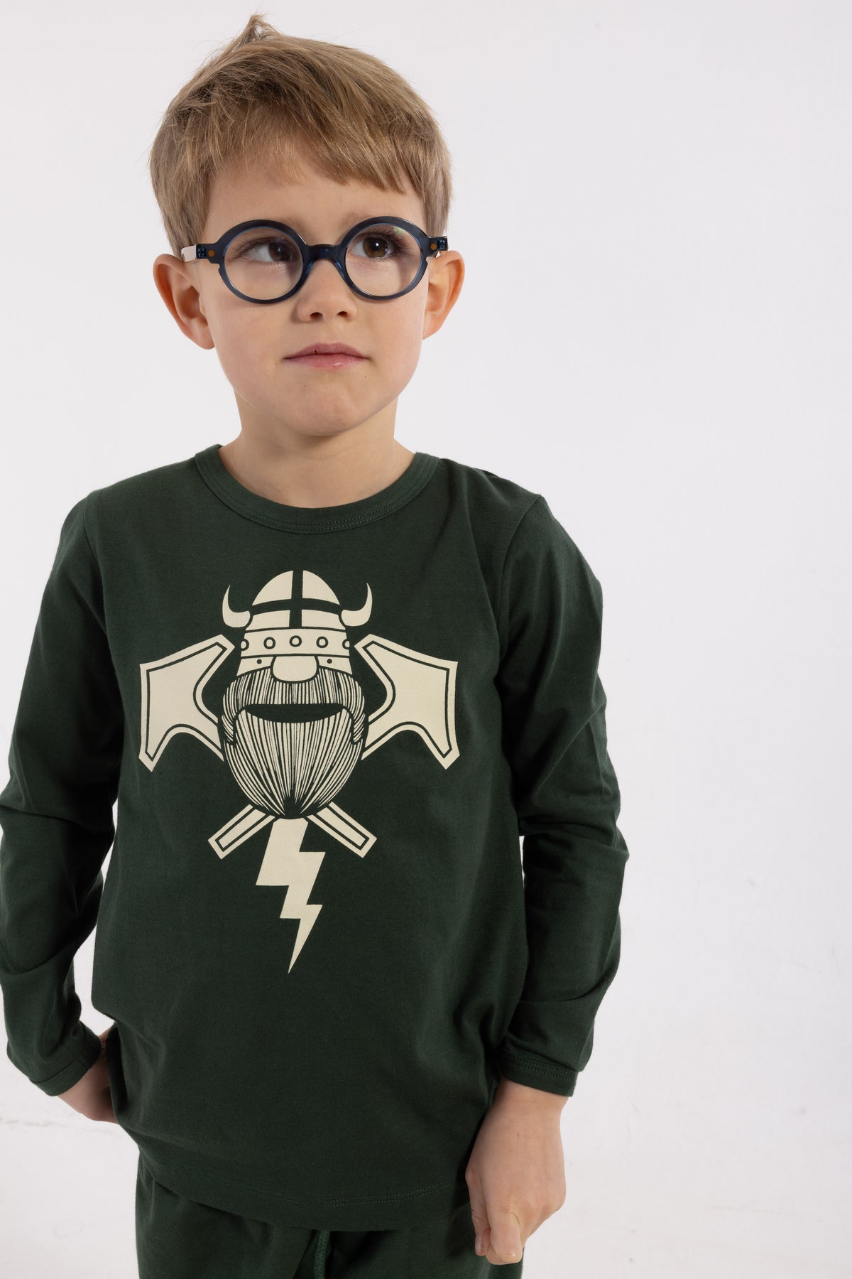 Langærmet mørkegrøn bluse i bomuld til børn med print af viking og lyn