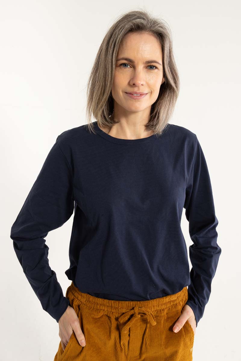 Langærmet bluse i mørk navyblå til kvinder