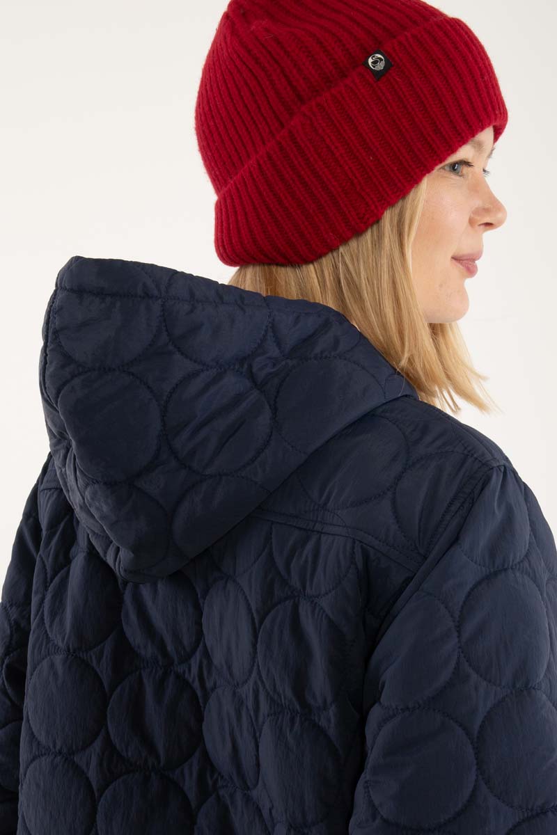 Lang quiltet termofrakke i navyblå til kvinder