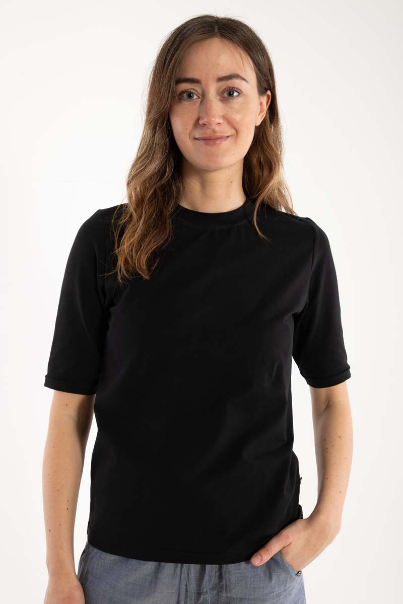 Sort t-shirt til kvinder