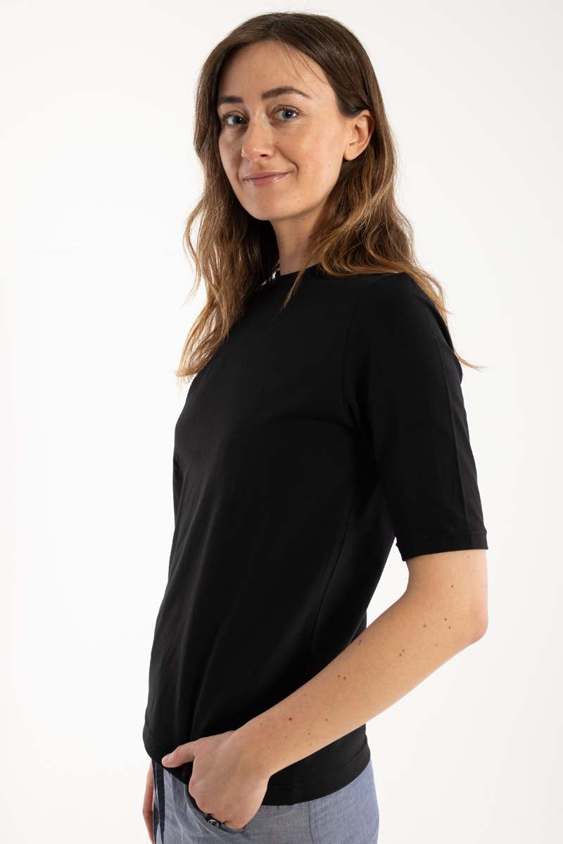 Sort t-shirt til kvinder