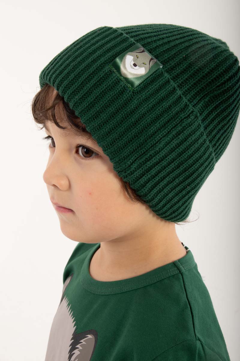 Sød og varm hue til børn med lille logo af ulv