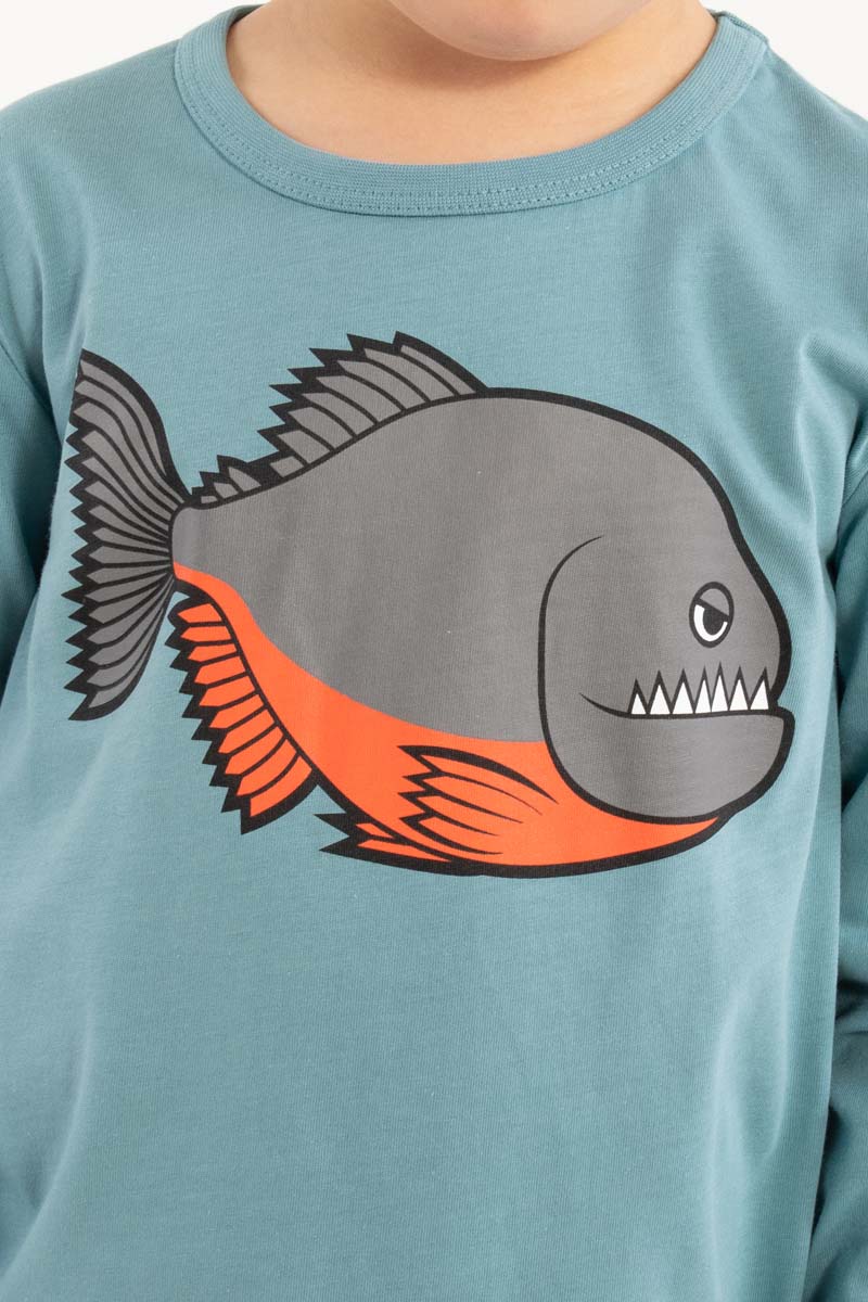 Sej bluse til børn med print af piratfisk