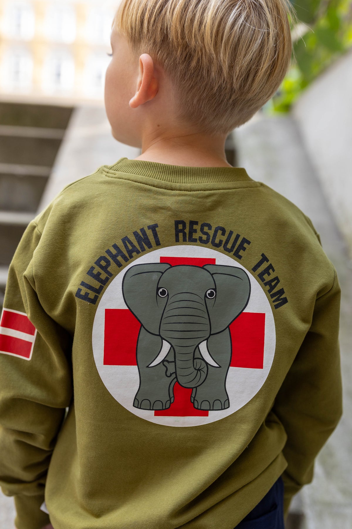 Lækker sweatshirt til børn med print af elefant