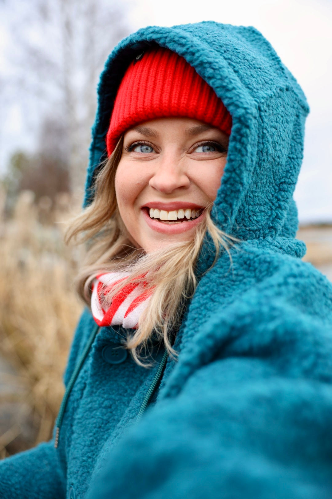 Lækker fuzzy fleecejakke i blågrøn nuance til kvinder