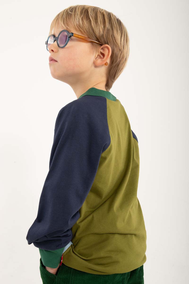 Multifarvet bluse til børn med viking